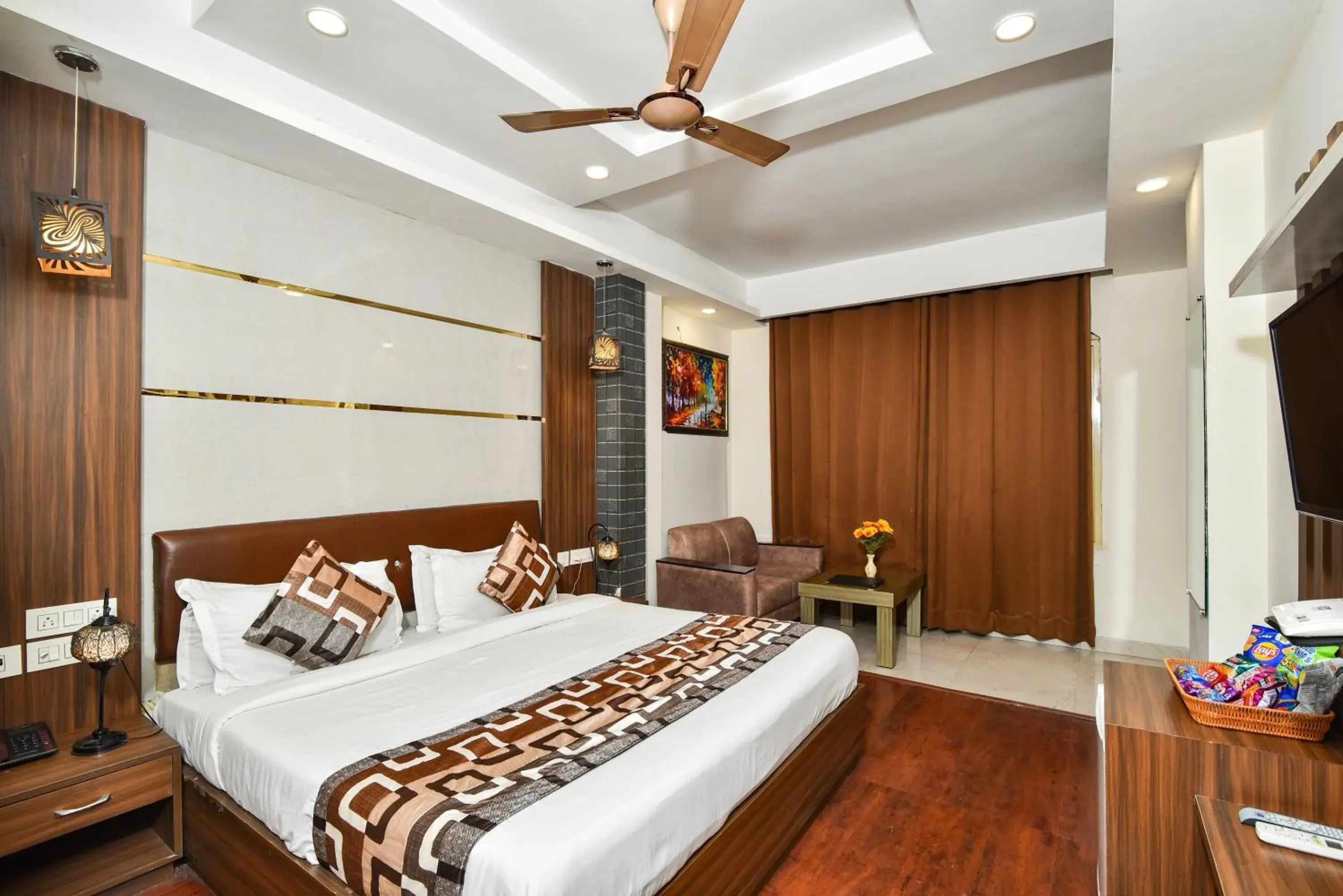 Bedroom, Bed in Pinaz Royale Bedroom, Bed in Pinaz Royale