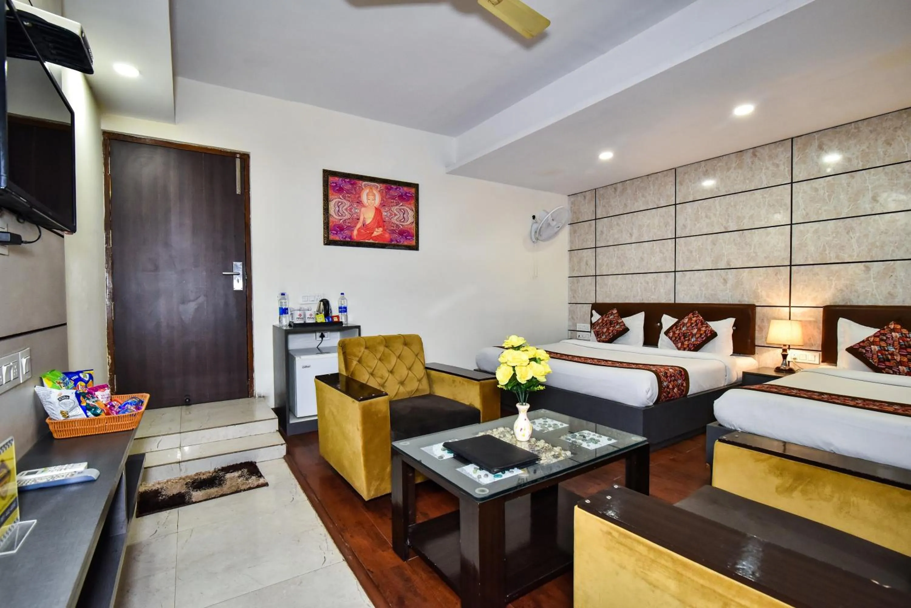 Bedroom, Bed in Pinaz Royale