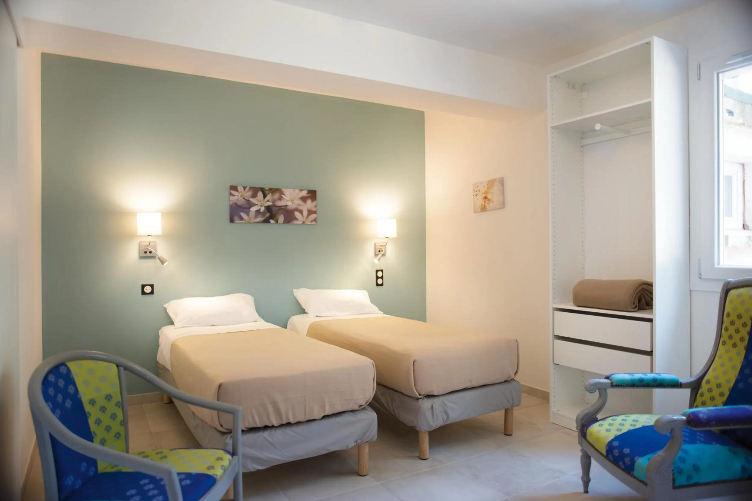 Photo of the whole room, Bed in Appartements des Joncas