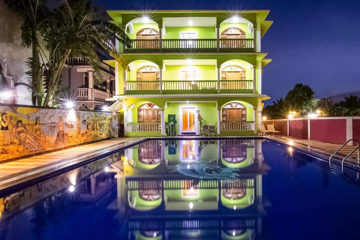 Property building in Larios Beach Holidays