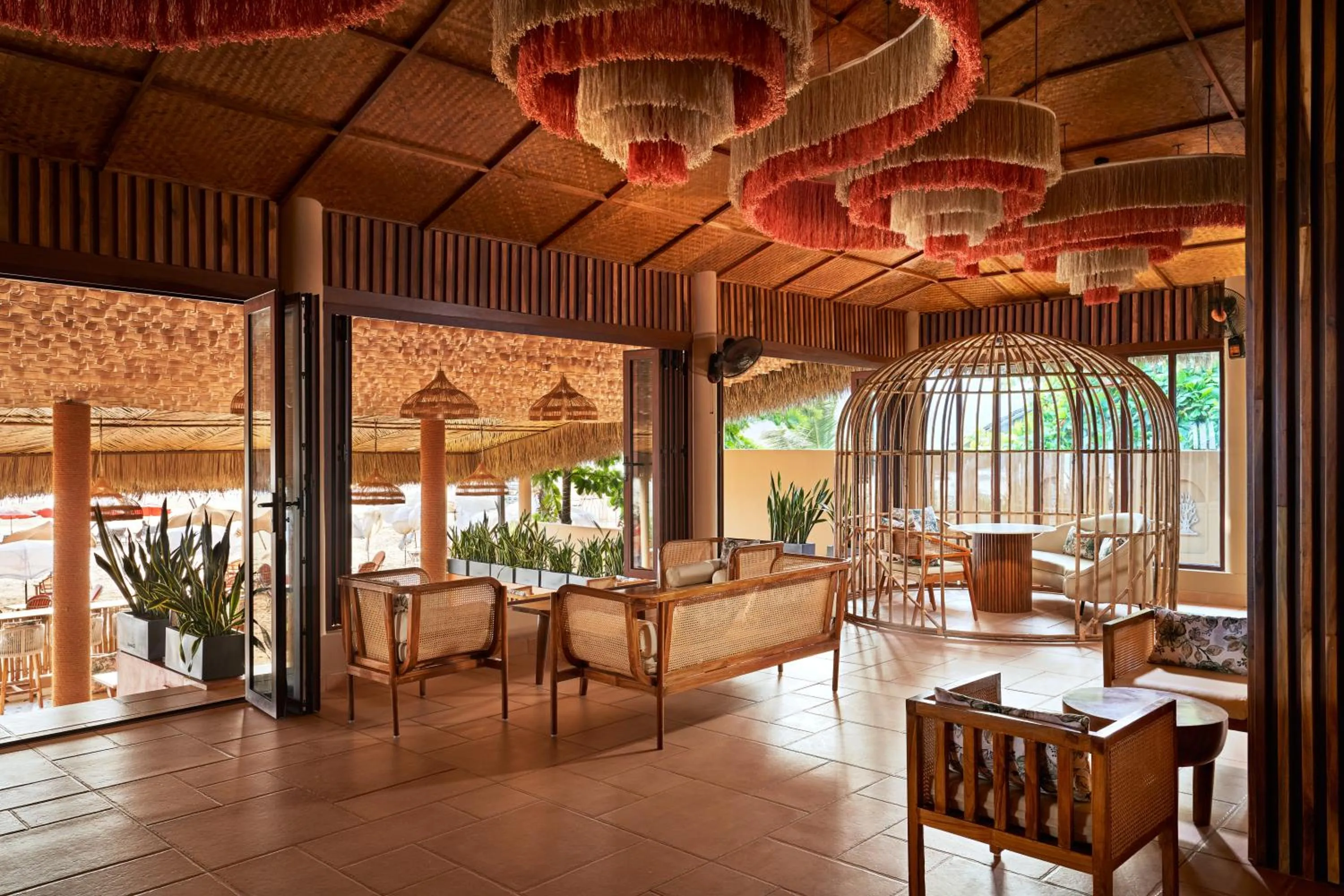 Restaurant/places to eat in Larios Beach Holidays