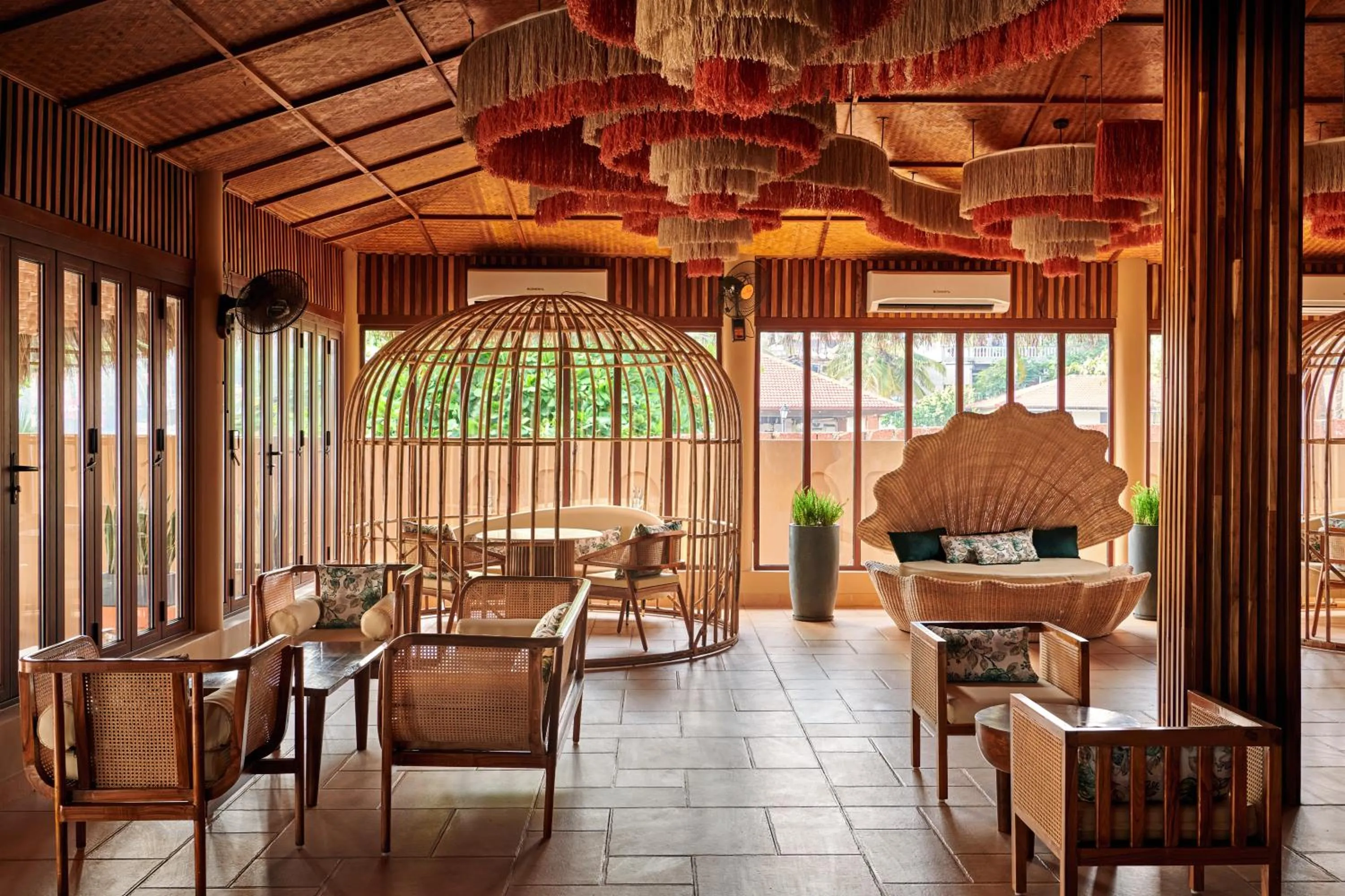 Restaurant/places to eat in Larios Beach Holidays