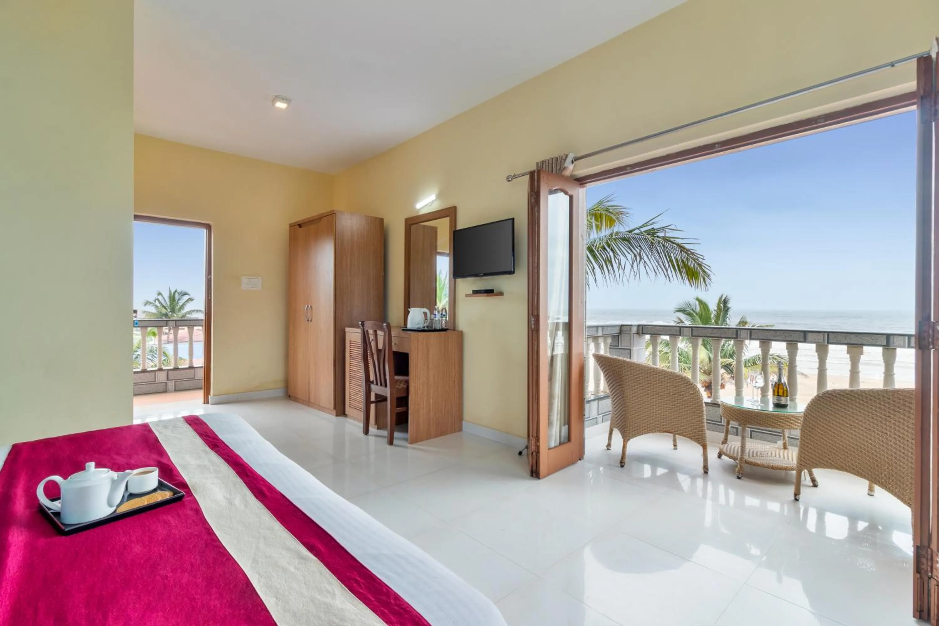 TV and multimedia in Larios Beach Holidays