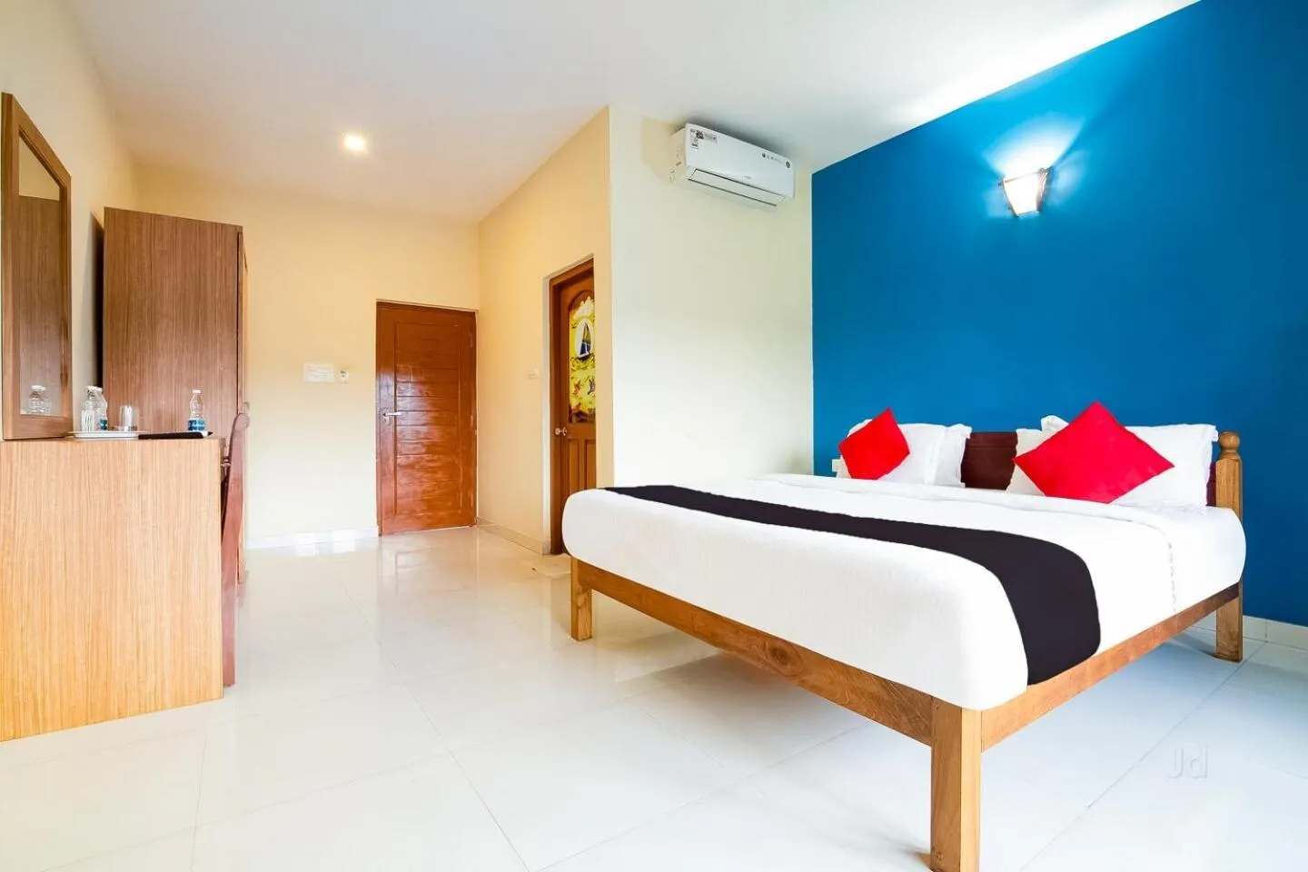 Photo of the whole room in Larios Beach Holidays