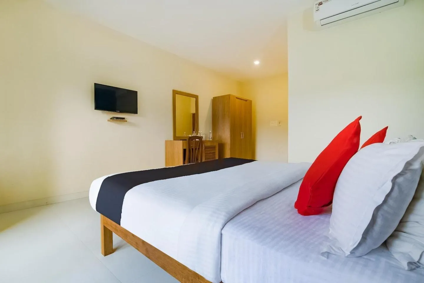 Bedroom in Larios Beach Holidays