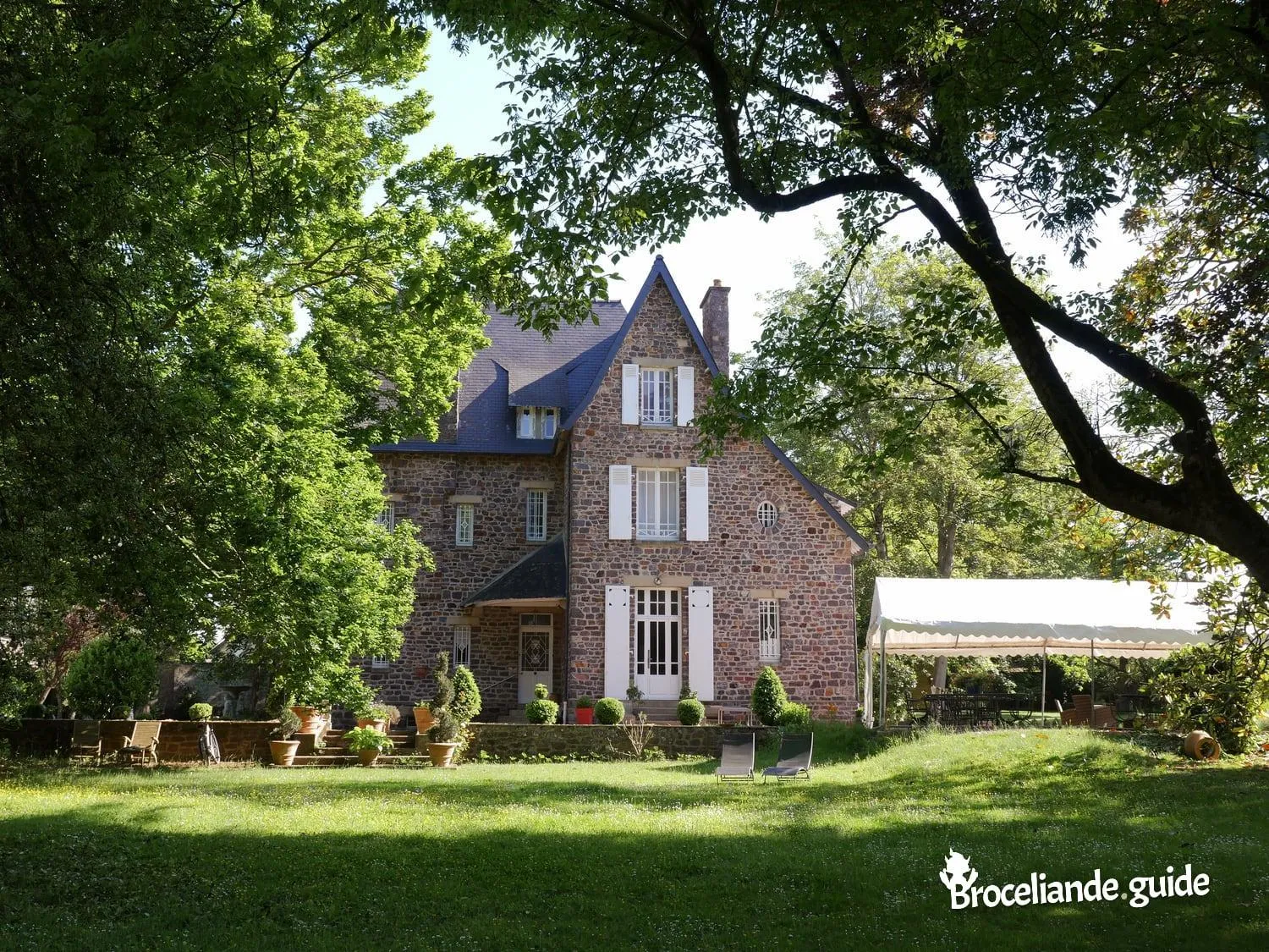 Property building in La Maison Rouge Brocéliande