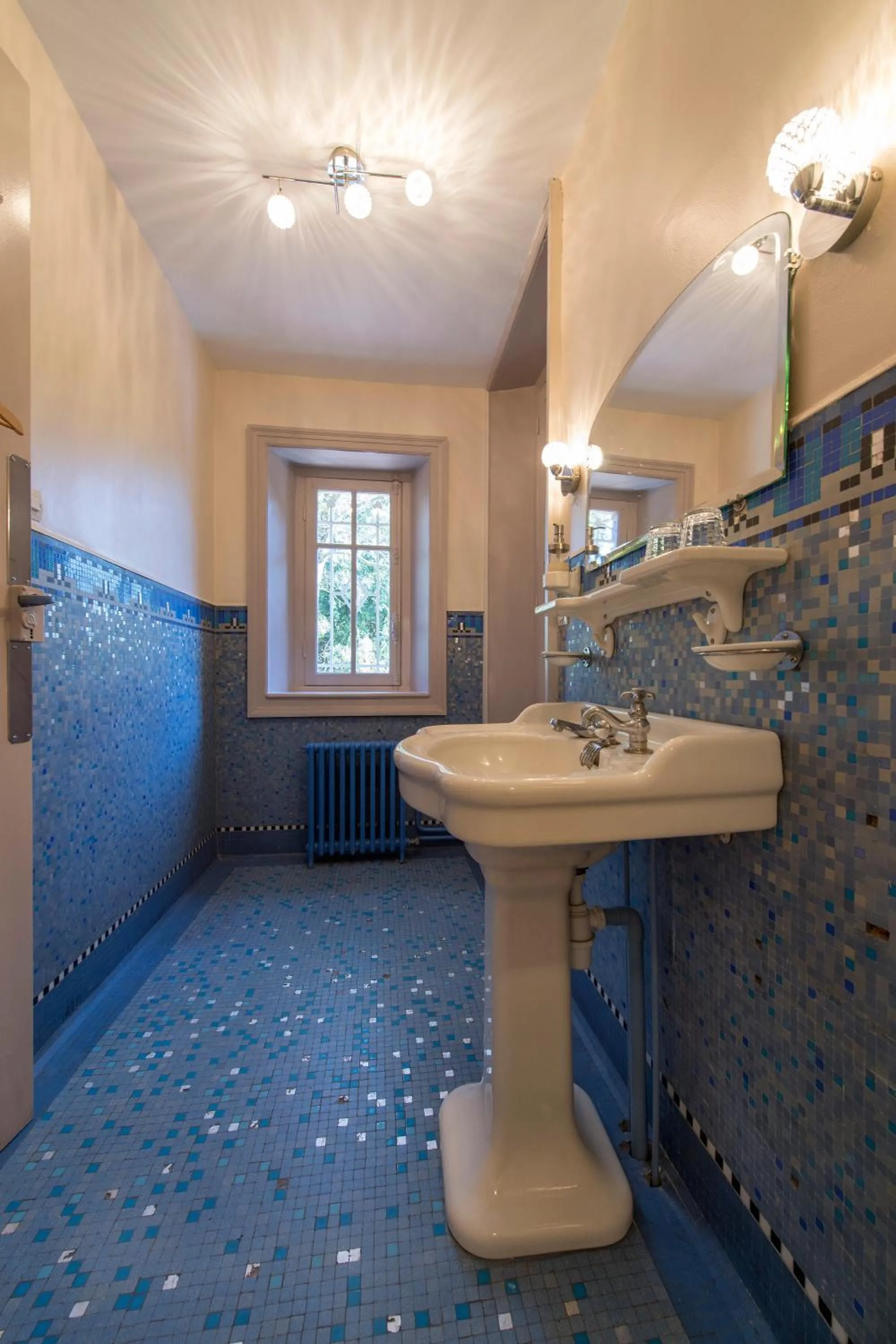 Bathroom in La Maison Rouge Brocéliande