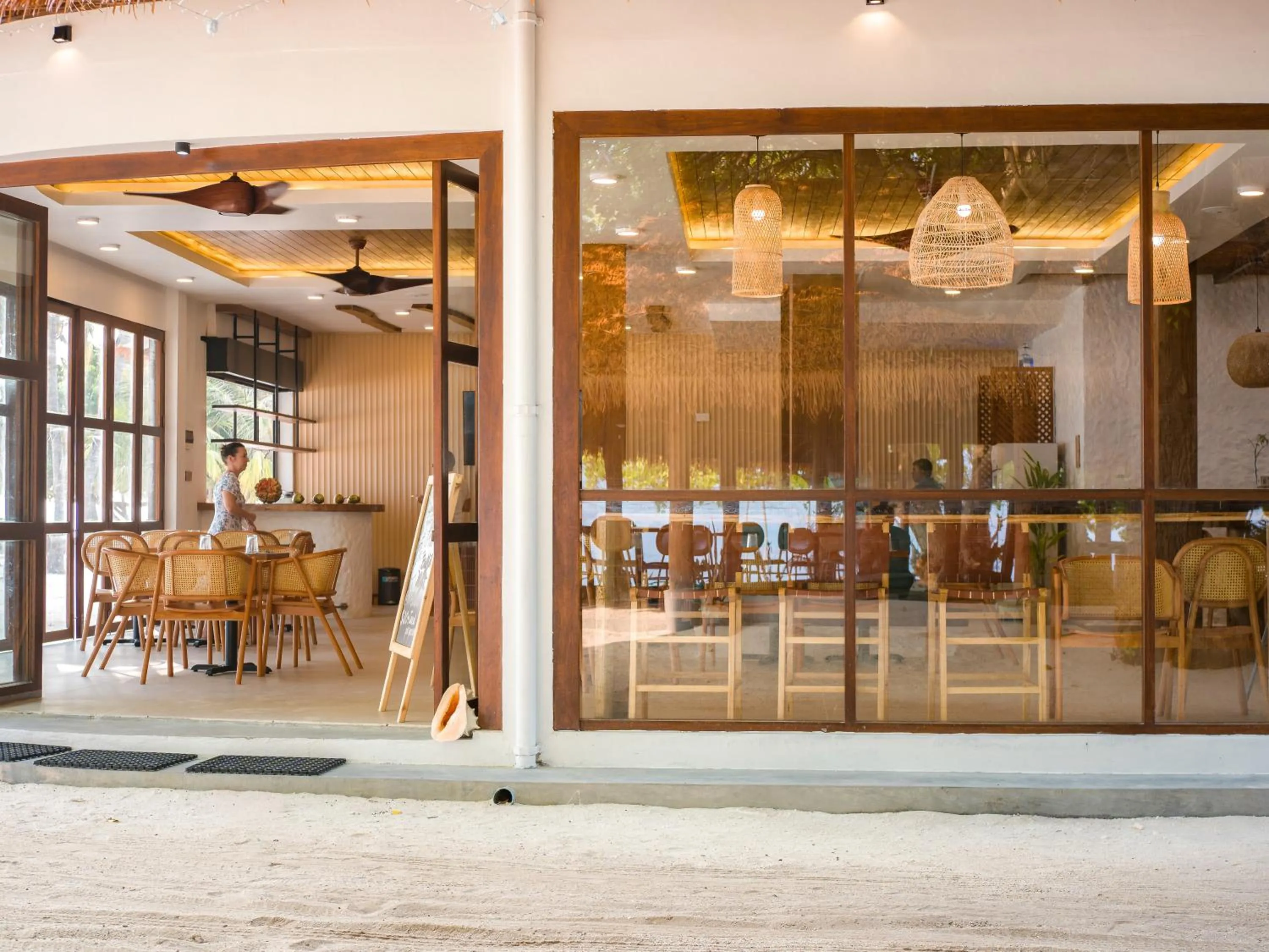 Restaurant/places to eat in Thundi by Biosphere