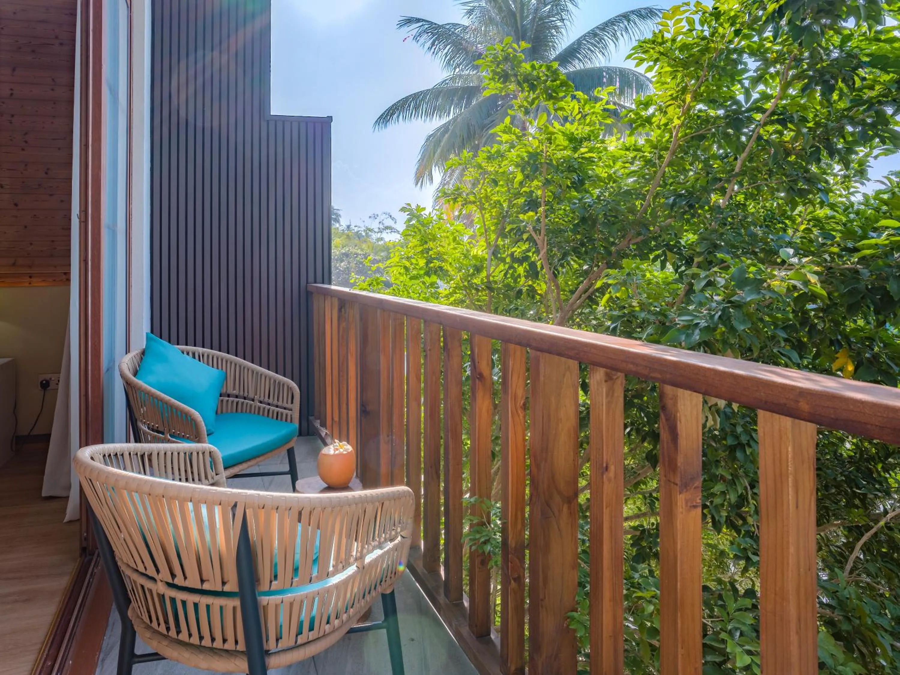 Day in Thundi by Biosphere