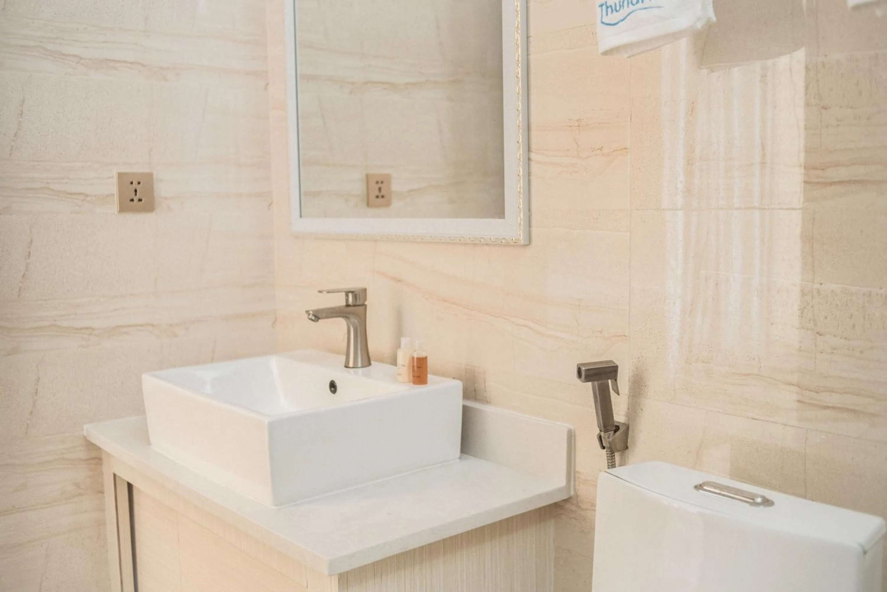 Toilet in Thundi Village & Spa