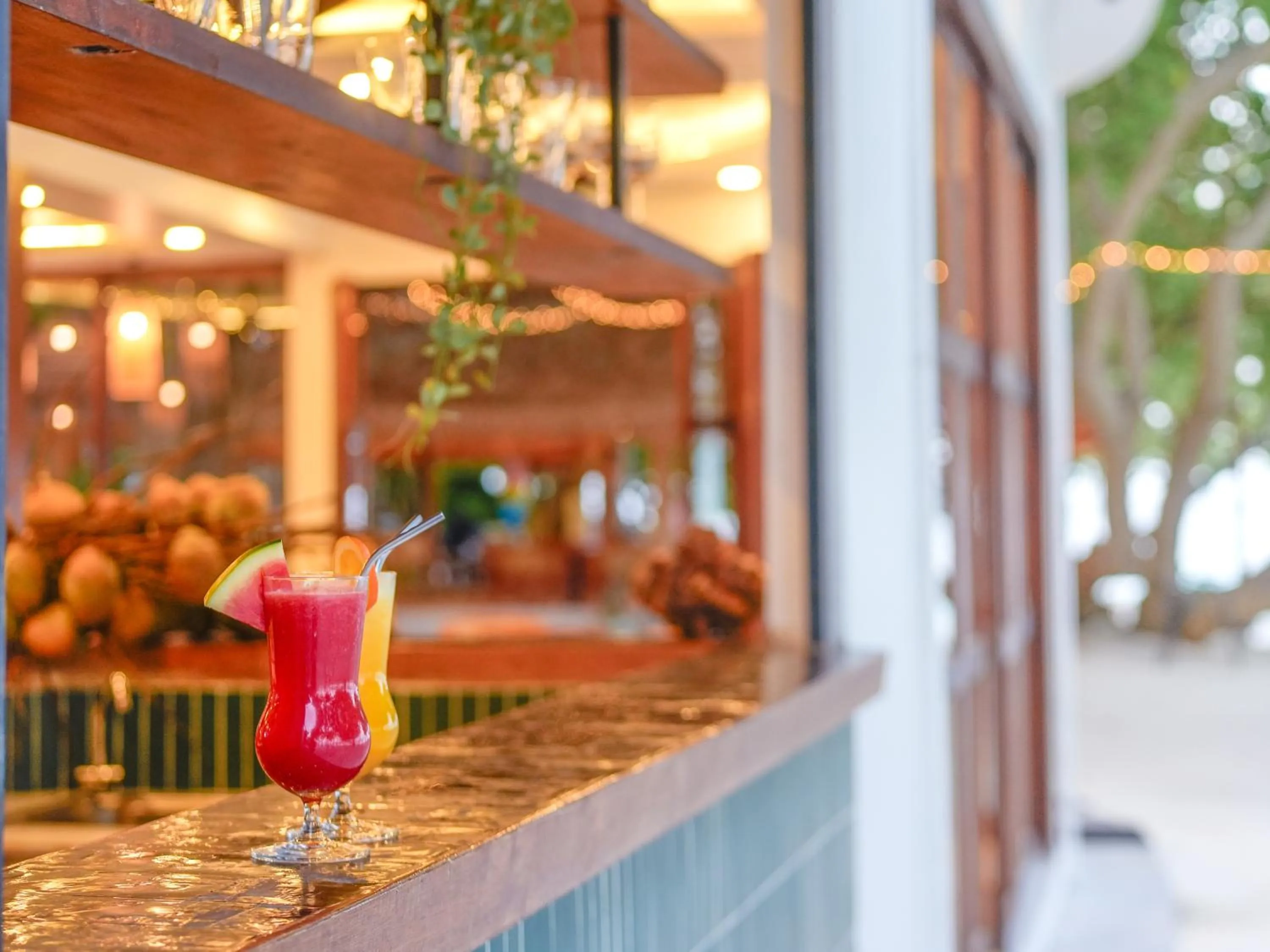 Food and drinks in Thundi by Biosphere