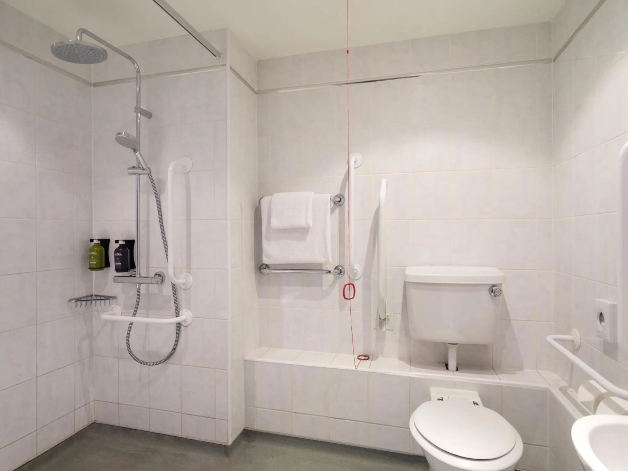 Photo of the whole room in Garner Hotel Chesterfield North by IHG