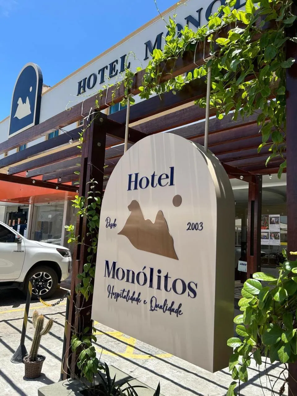 Property logo or sign in Hotel Monólitos