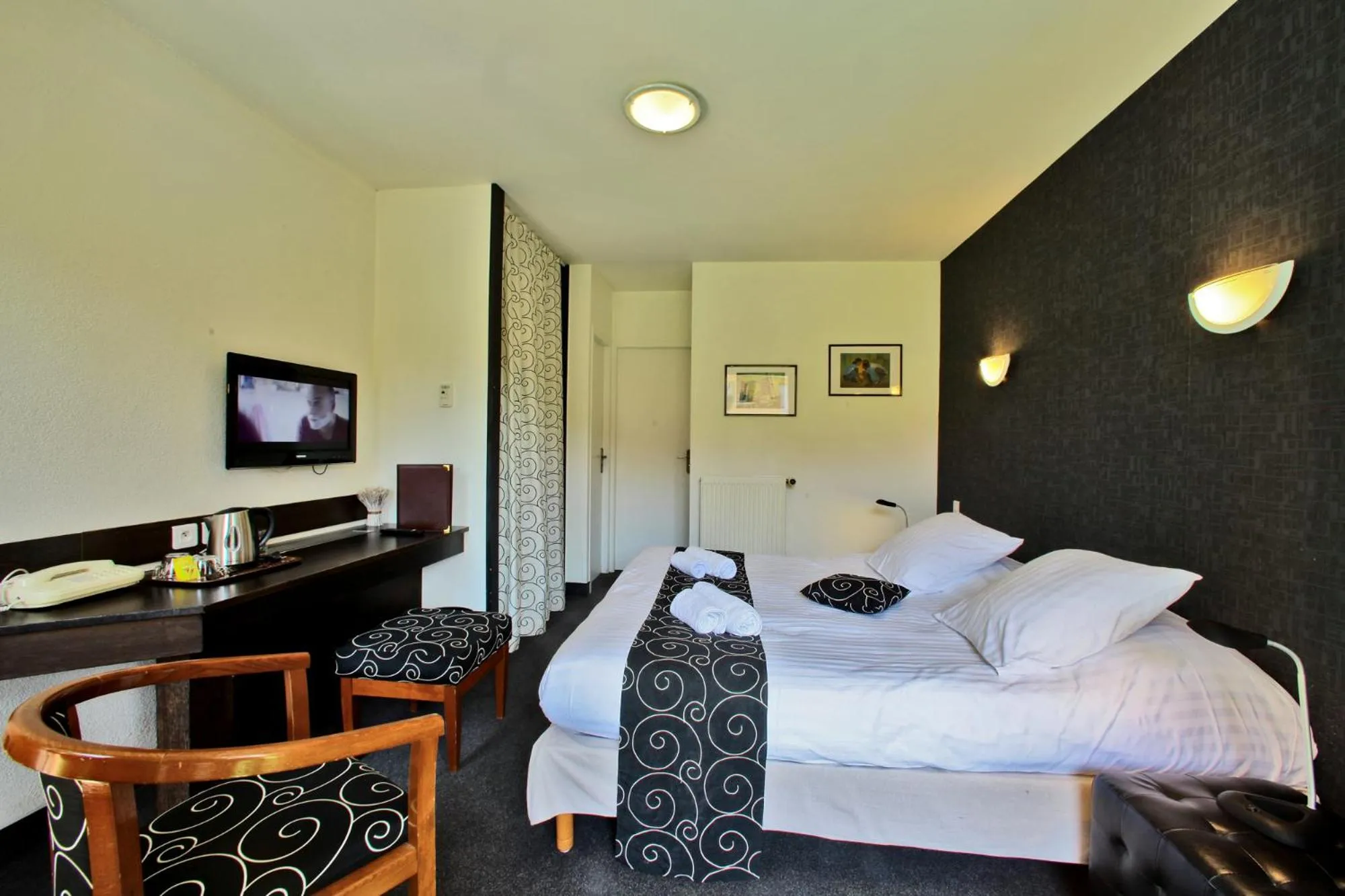 Bedroom, Bed in Hotel de Compostelle