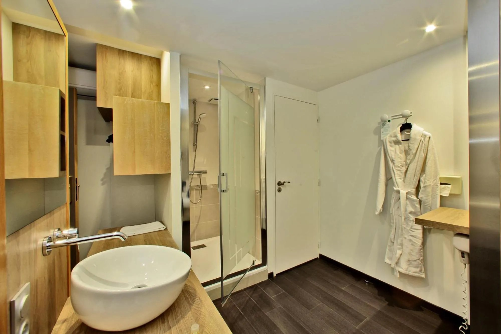 Shower in Hotel de Compostelle