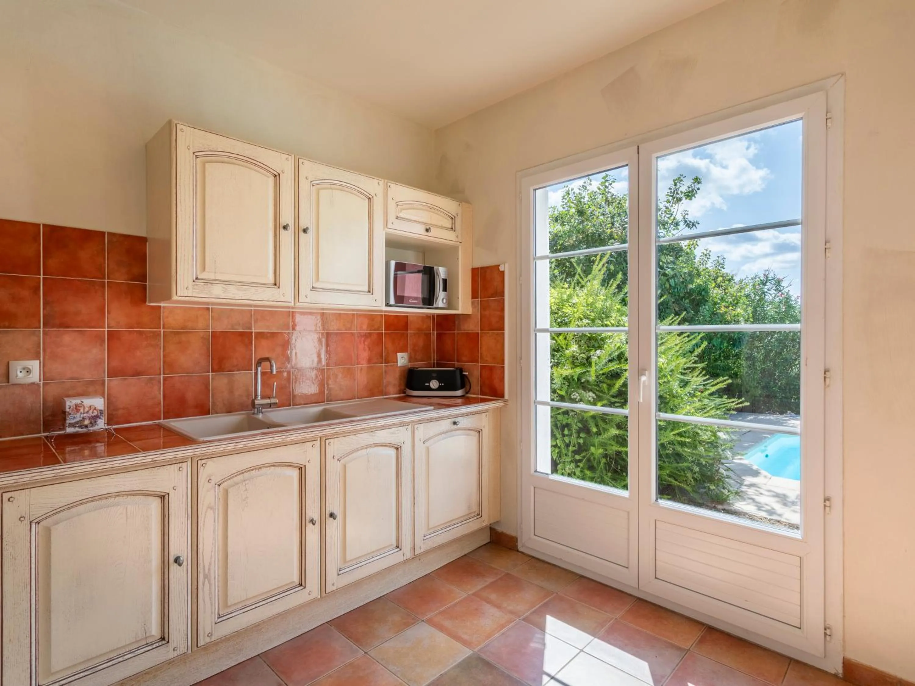 kitchen in Vacancéole – Le Domaine de Camiole