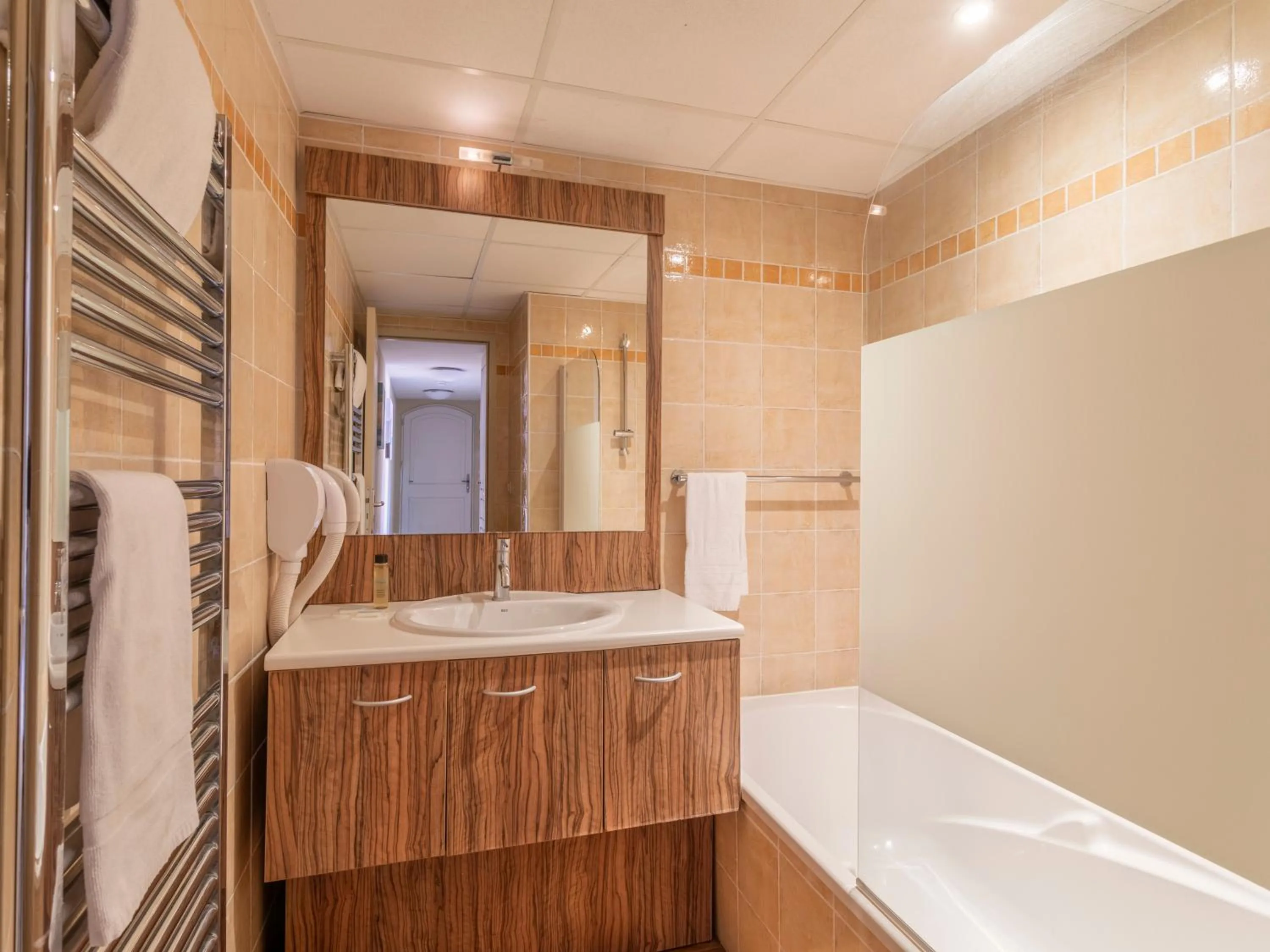 Bathroom in Vacancéole – Le Domaine de Camiole