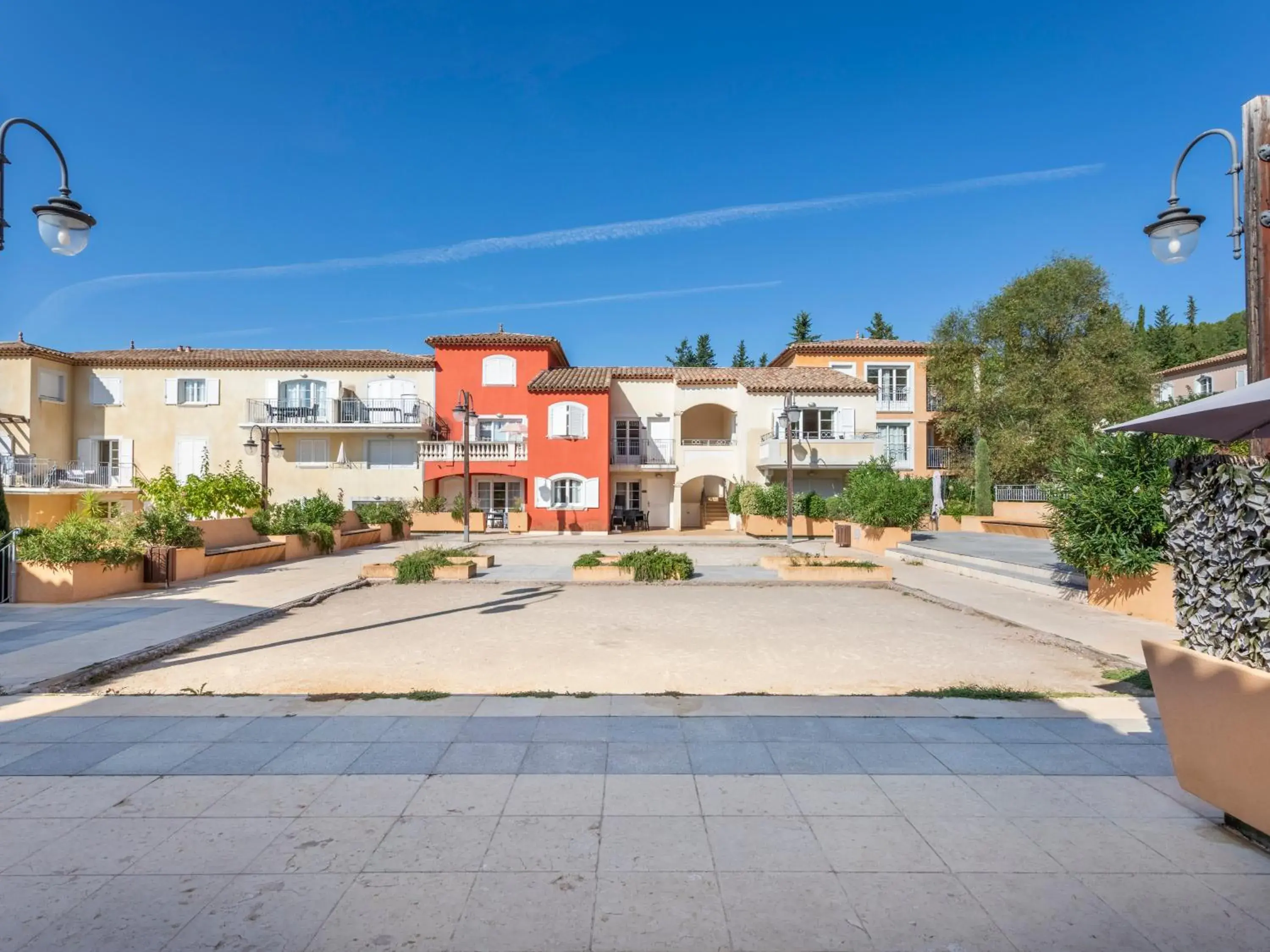 Property building in Vacancéole – Le Domaine de Camiole Property building in Vacancéole – Le Domaine de Camiole