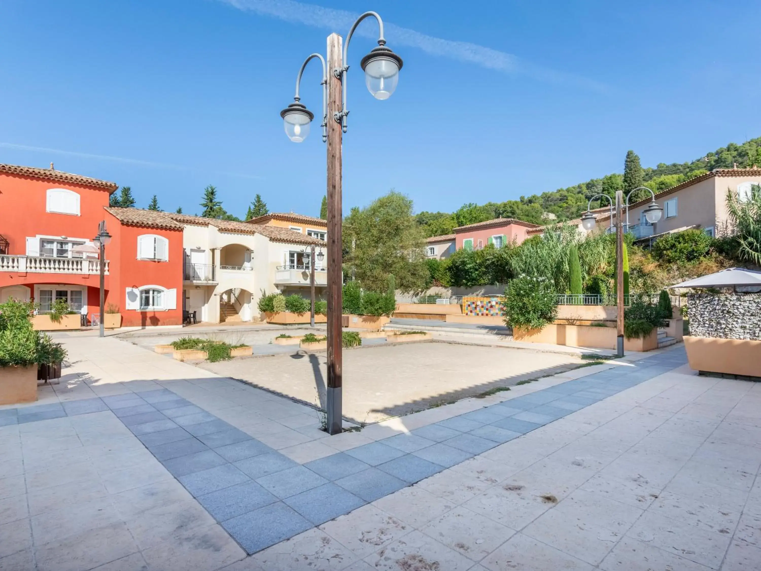 Property building in Vacancéole – Le Domaine de Camiole Property building in Vacancéole – Le Domaine de Camiole