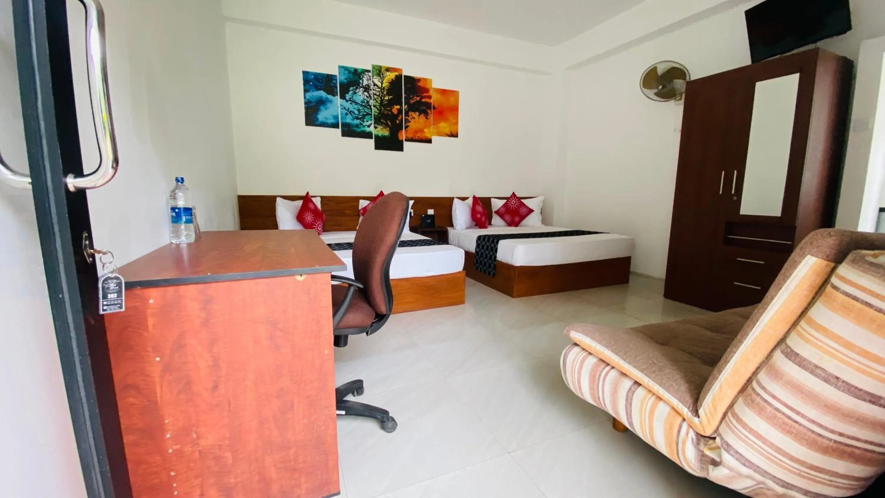 Photo of the whole room, Bed in Aloft Grand Hotel Ella