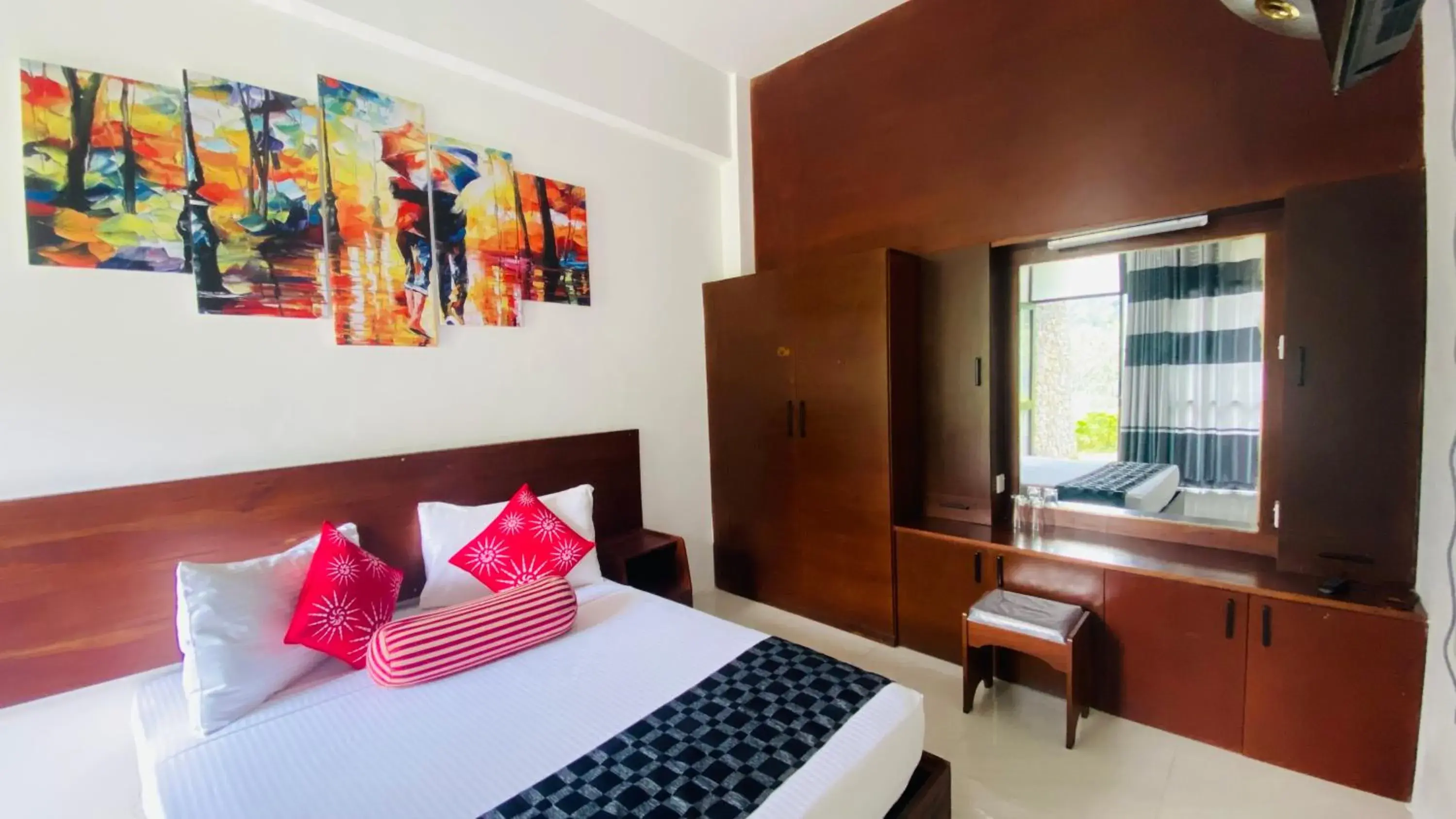 Double Room with Mountain View - single occupancy in Aloft Grand Hotel Ella Double Room with Mountain View - single occupancy in Aloft Grand Hotel Ella