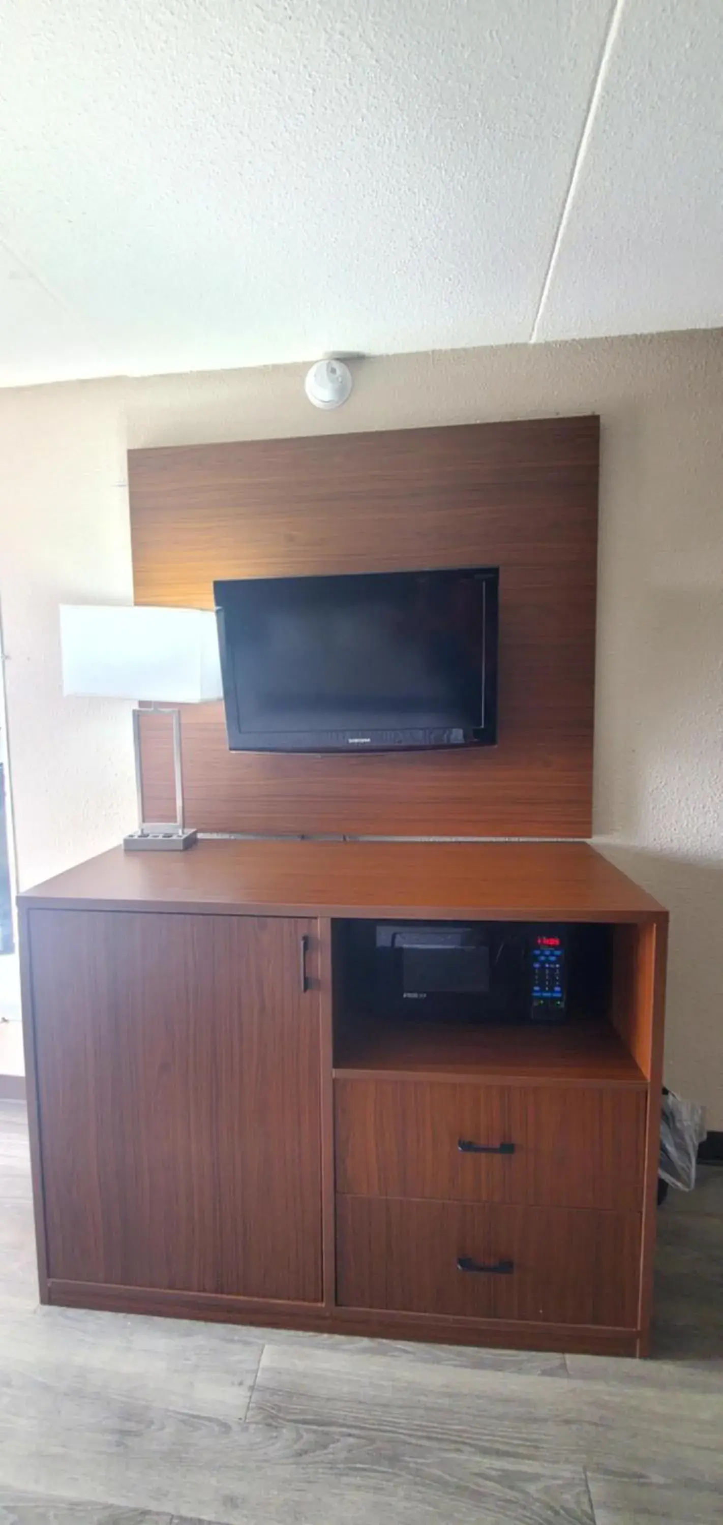 Evening entertainment in Baymont by Wyndham Abilene Evening entertainment in Baymont by Wyndham Abilene