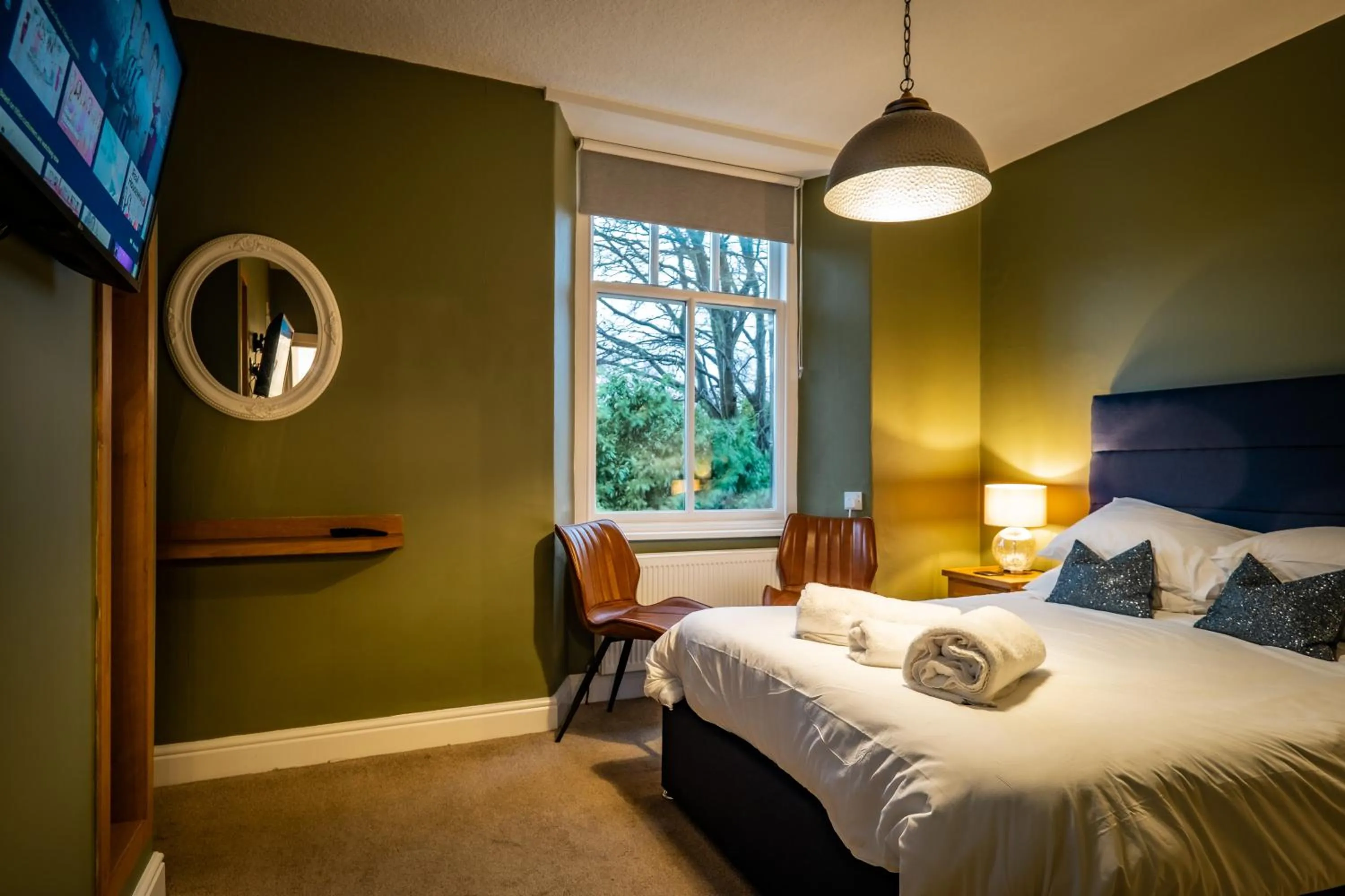 Bed in Glen Wynne Windermere - FREE off-site Health Club access with Pool, Sauna, Steam Room & Gym Short 5 Minute Drive Away