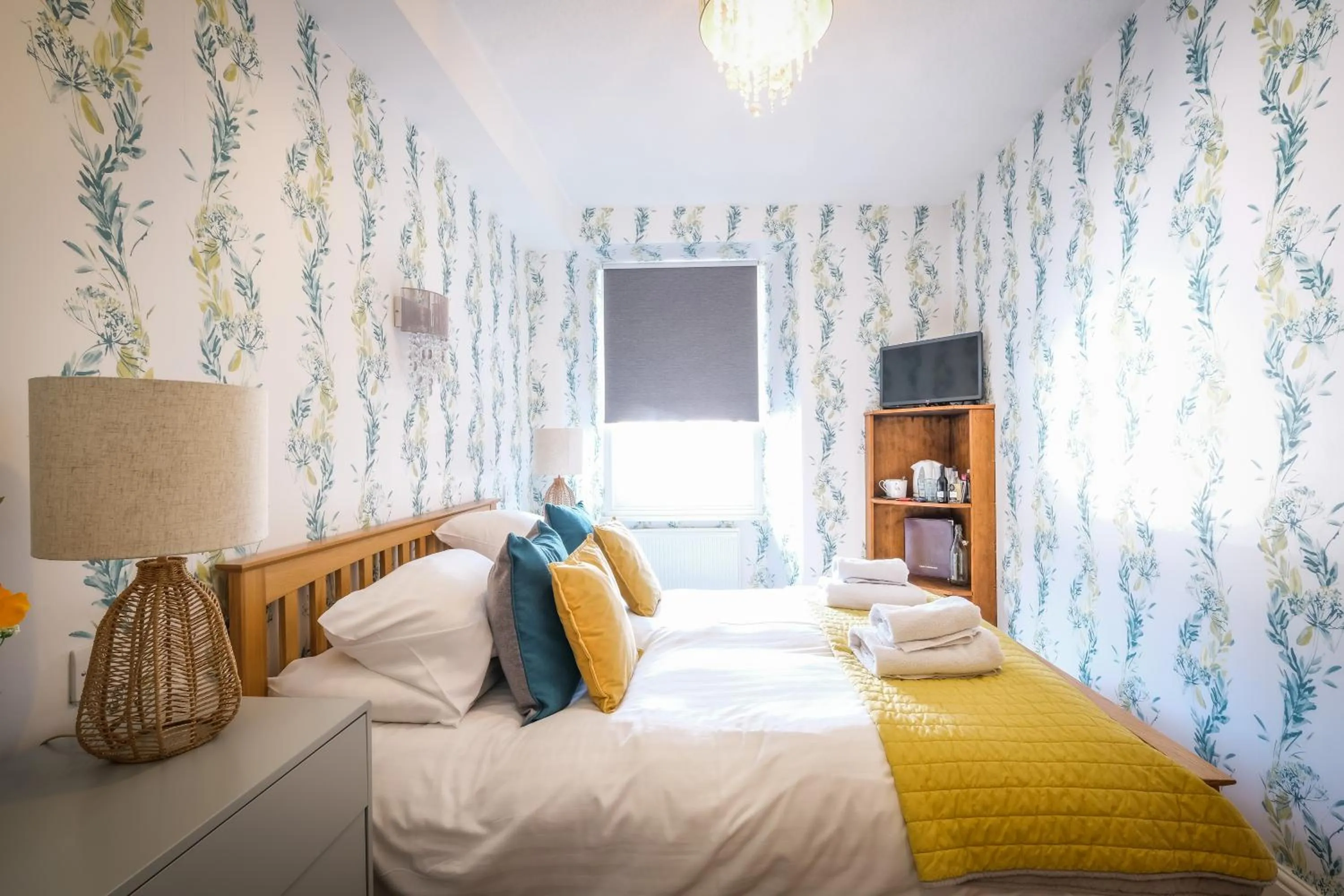 Bed in Glen Wynne Windermere - FREE off-site Health Club access with Pool, Sauna, Steam Room & Gym Short 5 Minute Drive Away