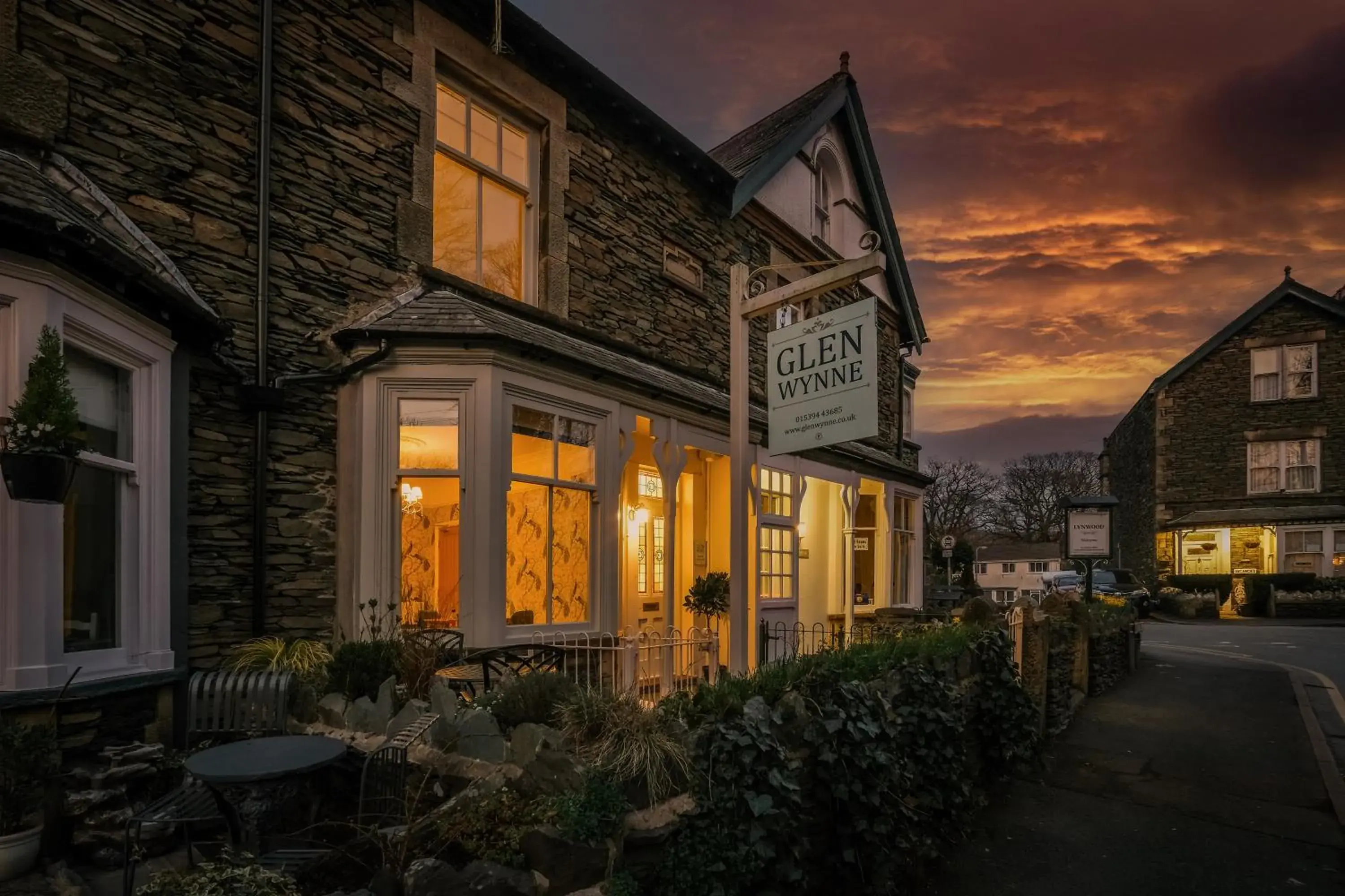 Glen Wynne Windermere - FREE off-site Health Club access with Pool, Sauna, Steam Room & Gym Short 5 Minute Drive Away Glen Wynne Windermere - FREE off-site Health Club access with Pool, Sauna, Steam Room & Gym Short 5 Minute Drive Away