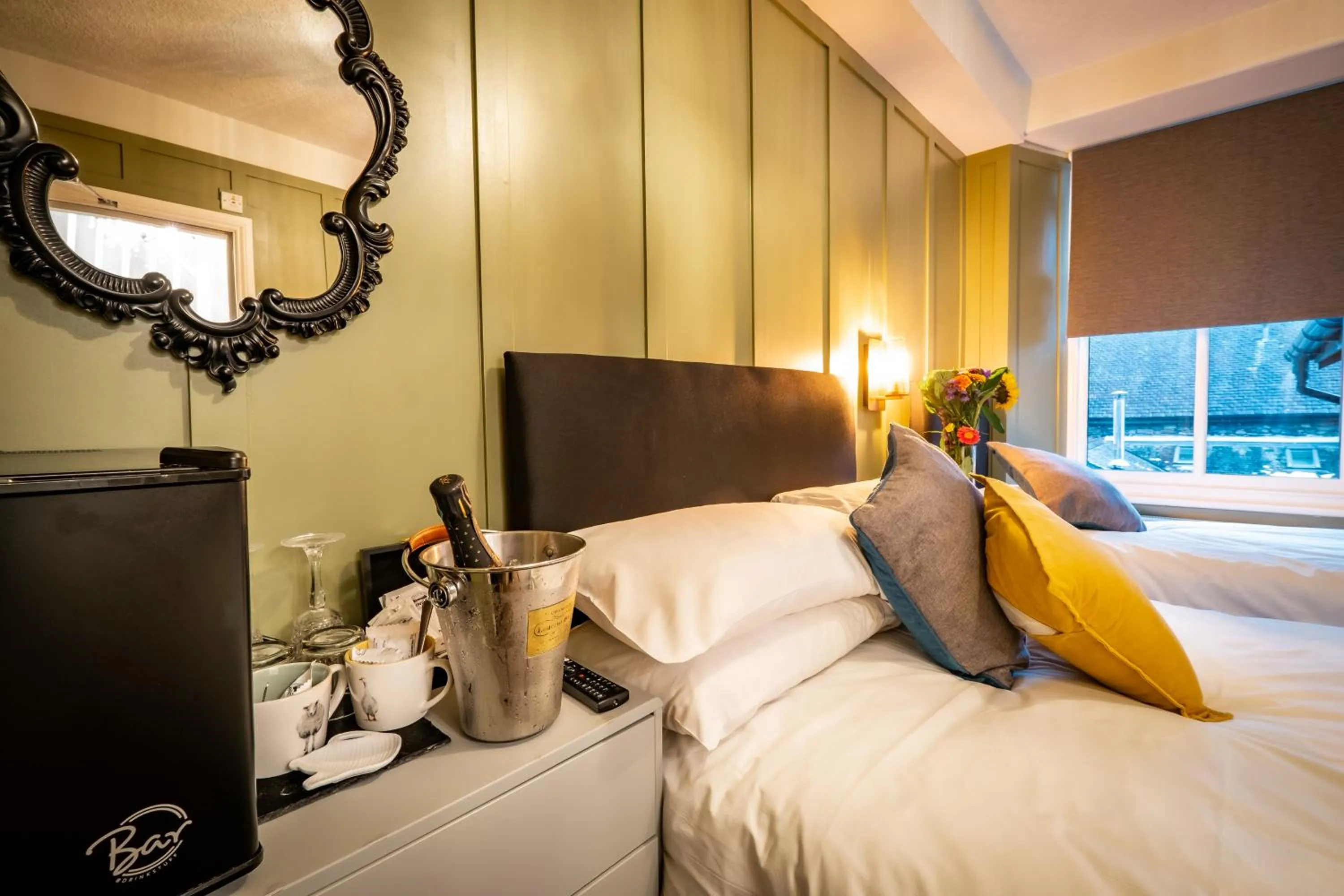 Bed in Glen Wynne Windermere - FREE off-site Health Club access with Pool, Sauna, Steam Room & Gym Short 5 Minute Drive Away