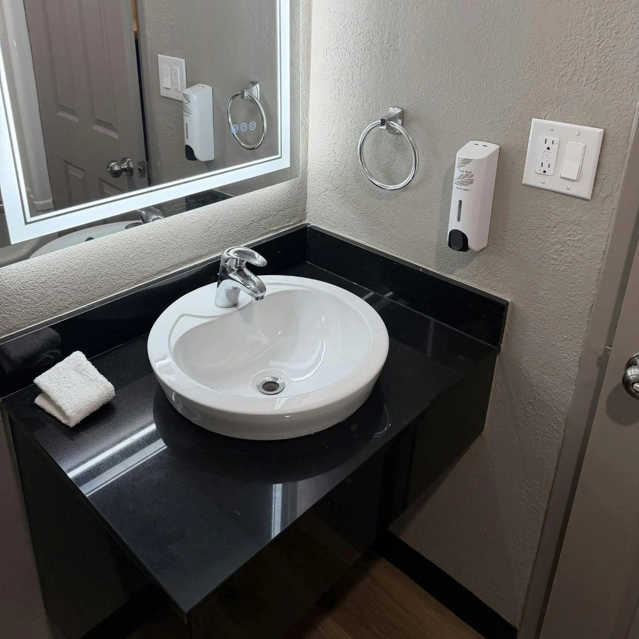 Bathroom in Red Roof Inn Kokomo