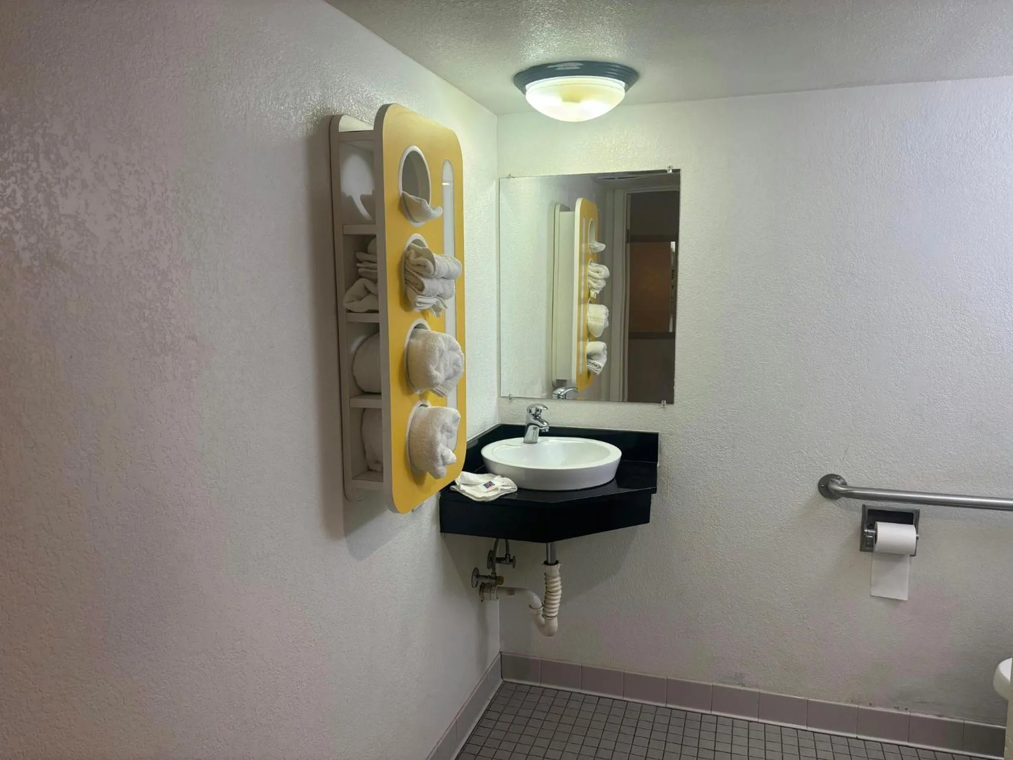 Bathroom in Red Roof Inn Kokomo