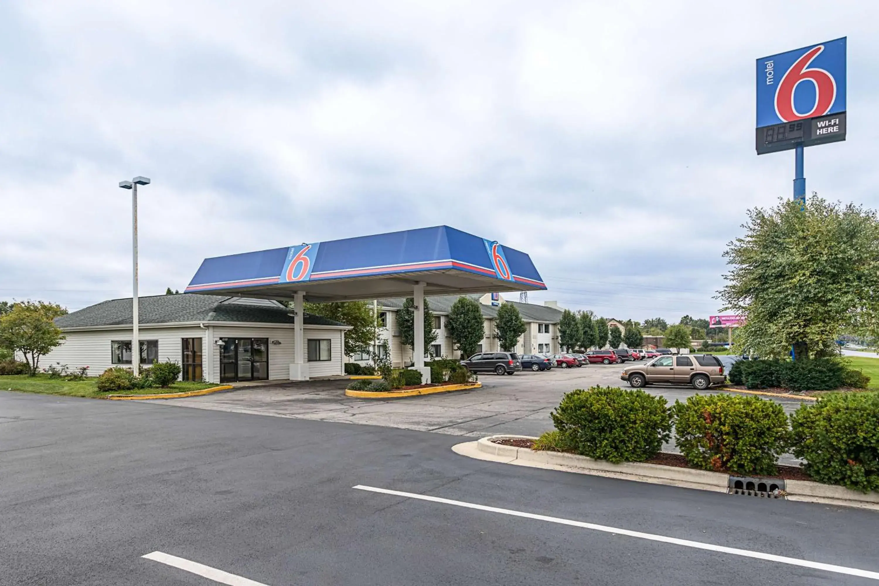 Property building in Motel 6-Kokomo, IN Property building in Motel 6-Kokomo, IN
