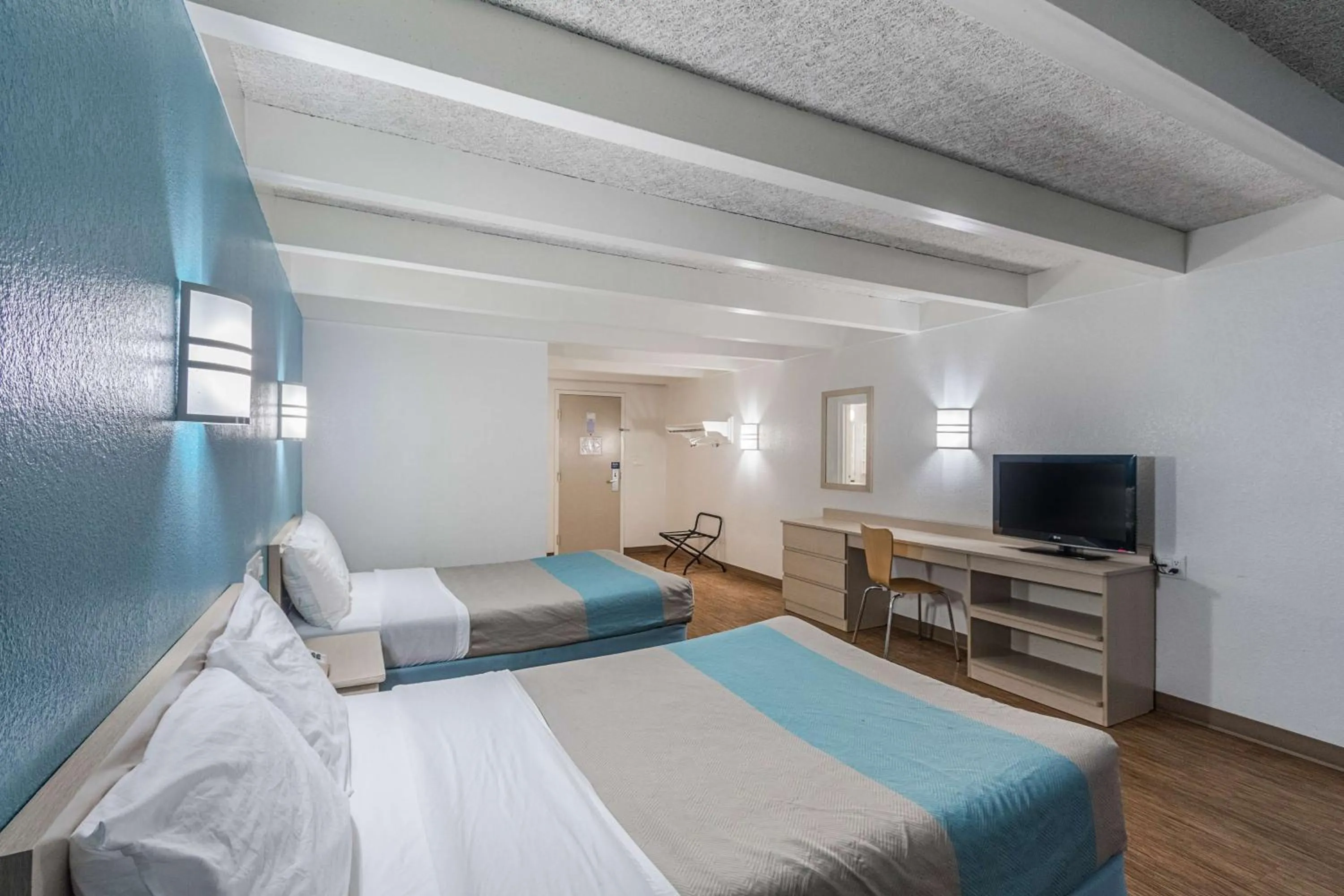 Bedroom, Bed in Motel 6-Kokomo, IN