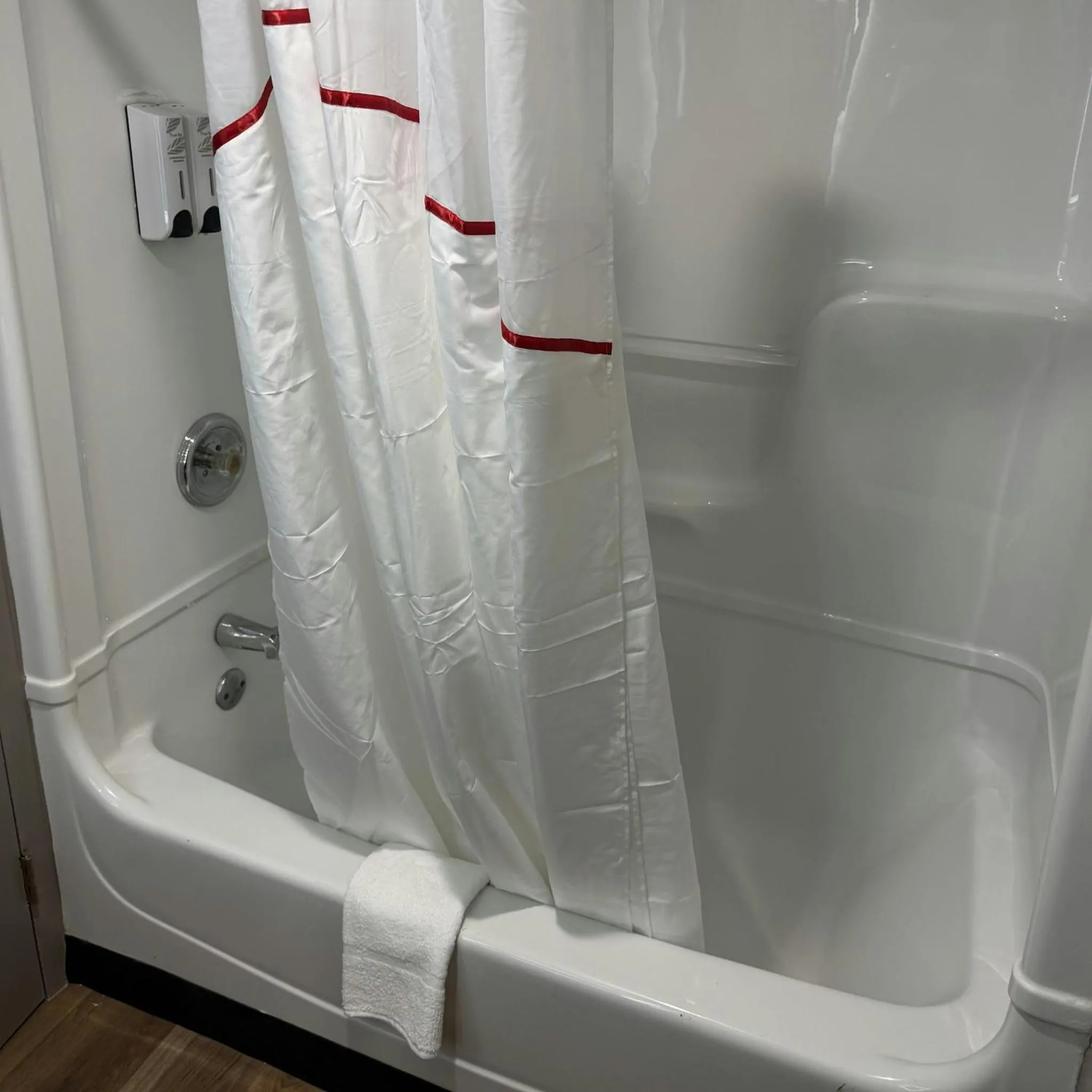 Bathroom in Red Roof Inn Kokomo
