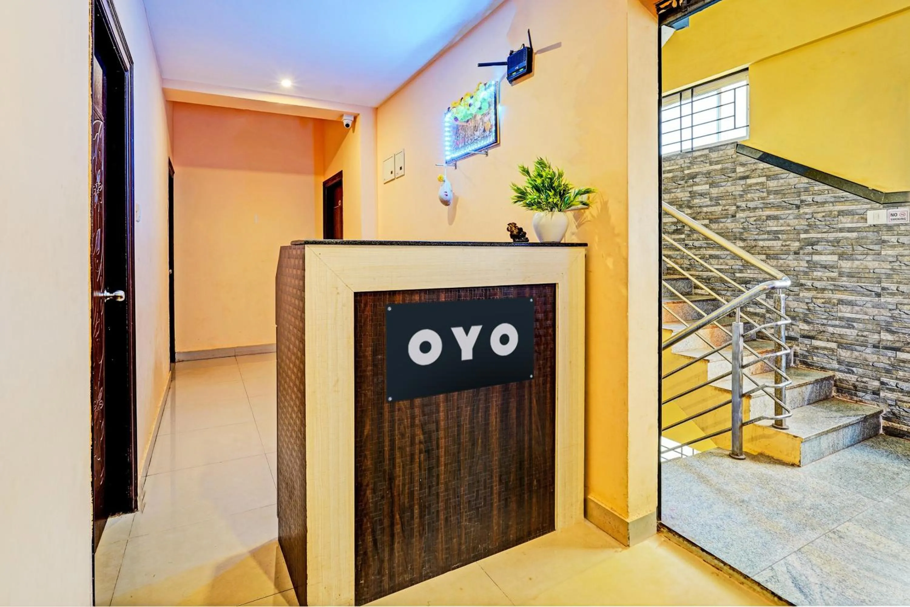 Lobby or reception in Hotel O Paradise Inn