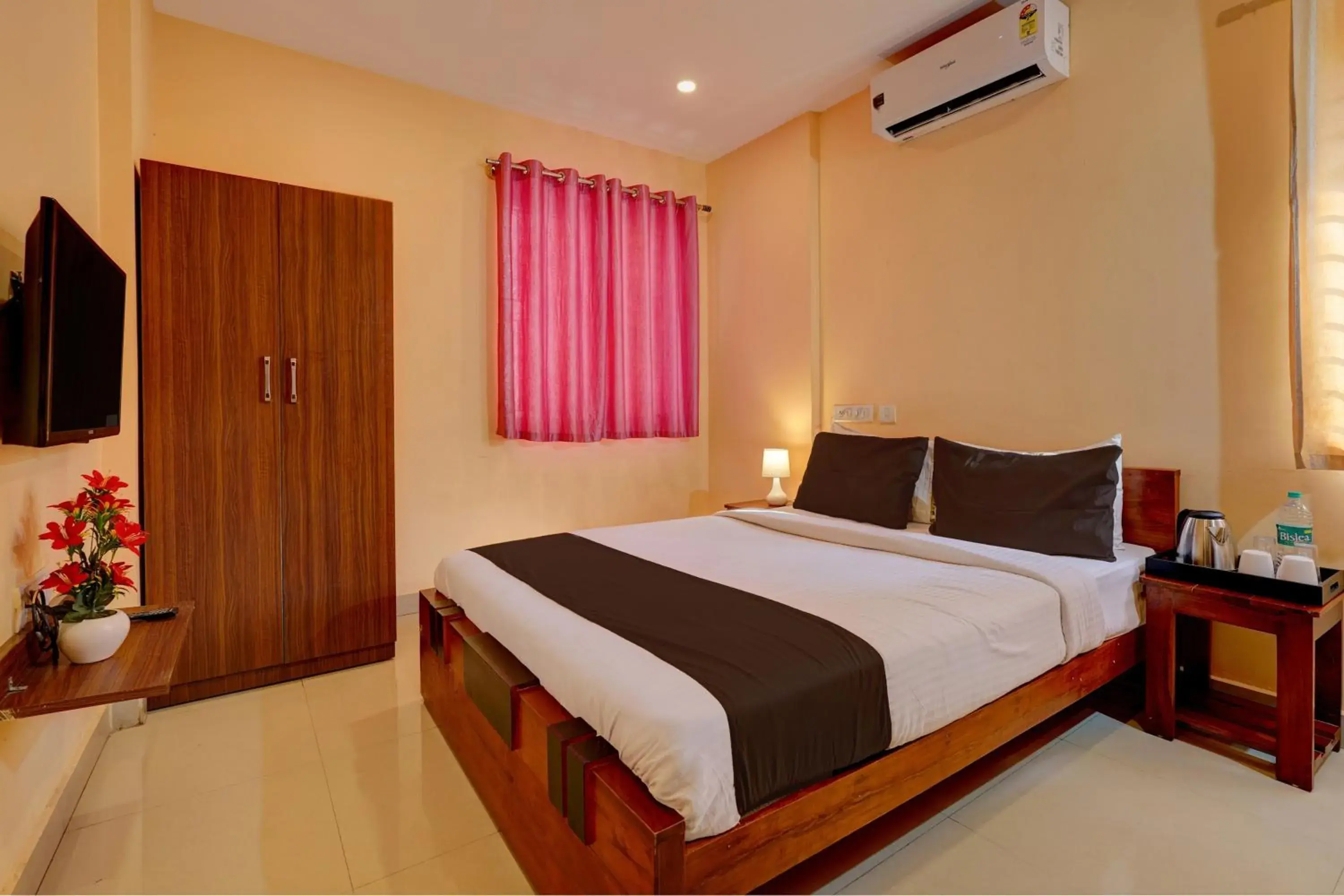 Bedroom, Bed in Hotel O Paradise Inn Bedroom, Bed in Hotel O Paradise Inn