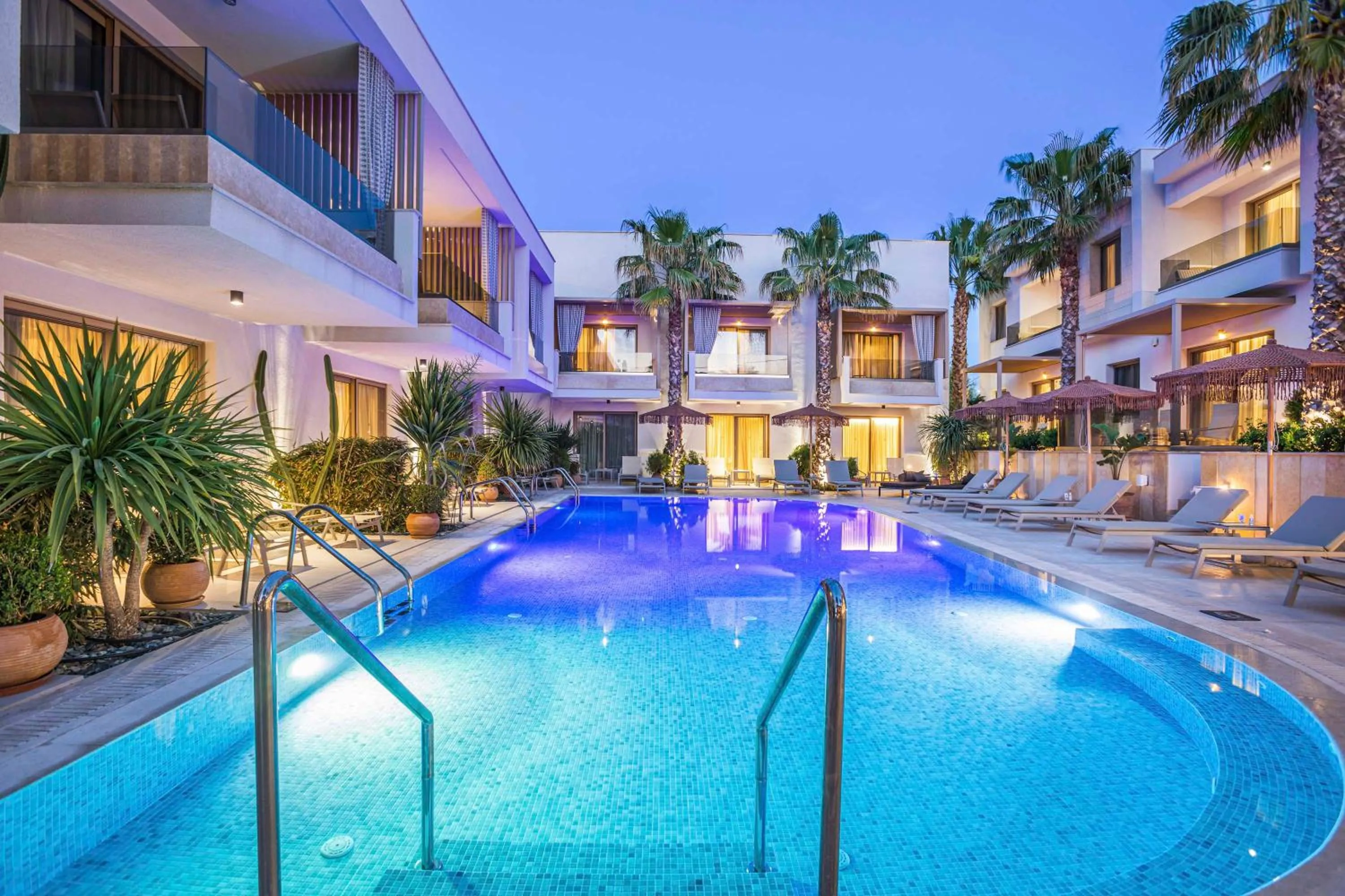 Swimming pool in Pefki Deluxe Residences