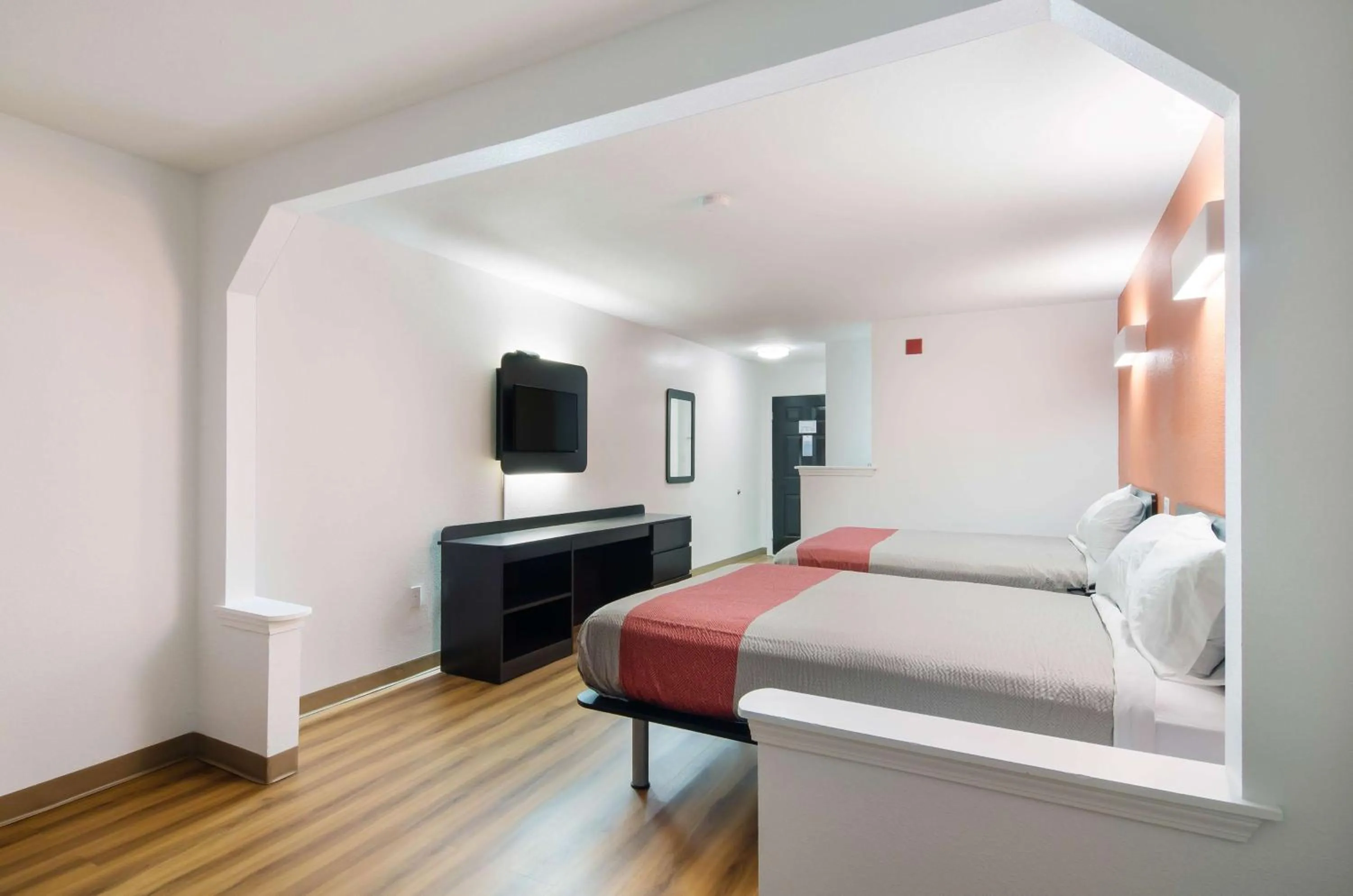 TV and multimedia, Bed in Motel 6 Moss Point, MS