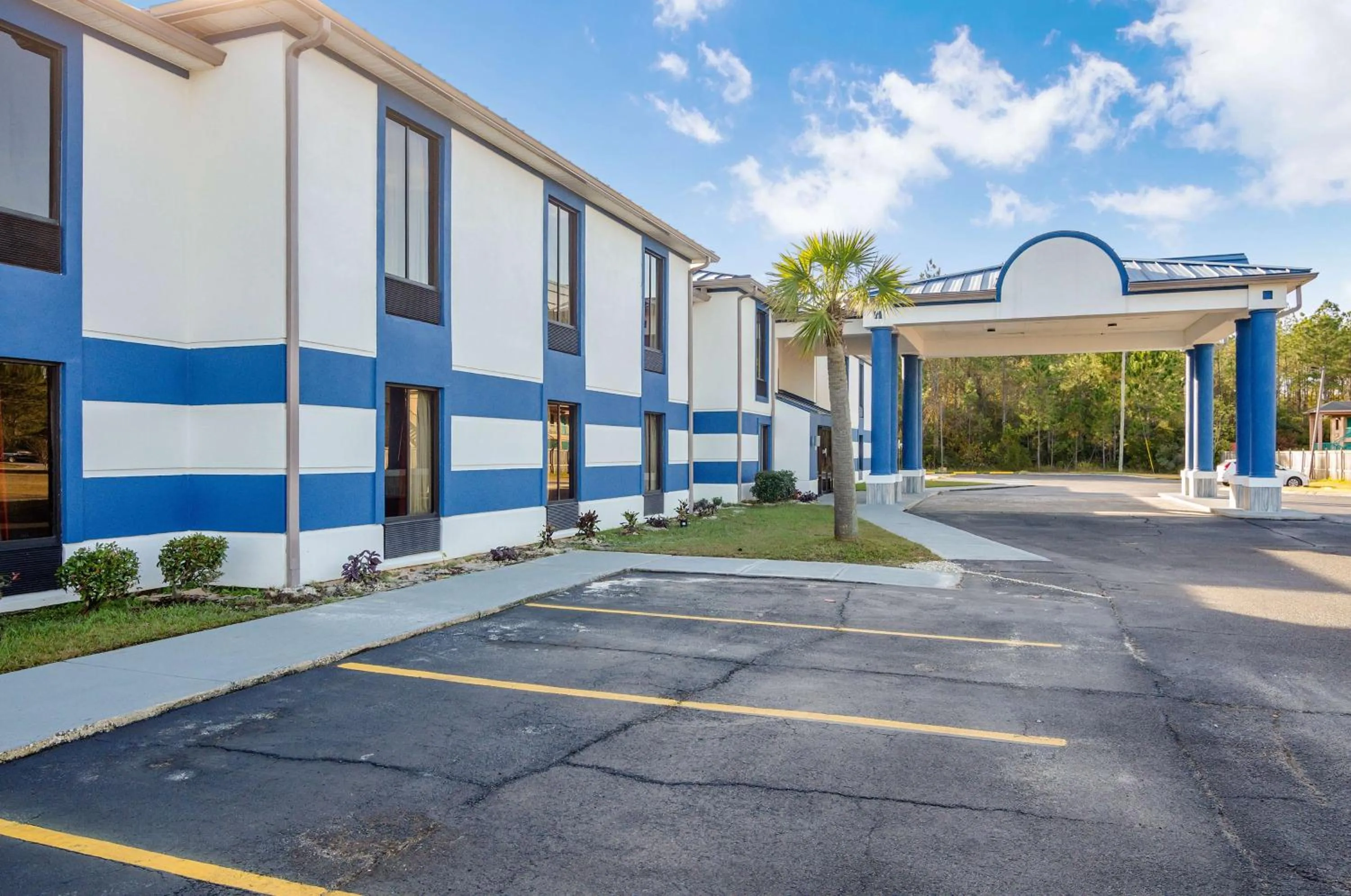 Property building in Motel 6 Moss Point, MS