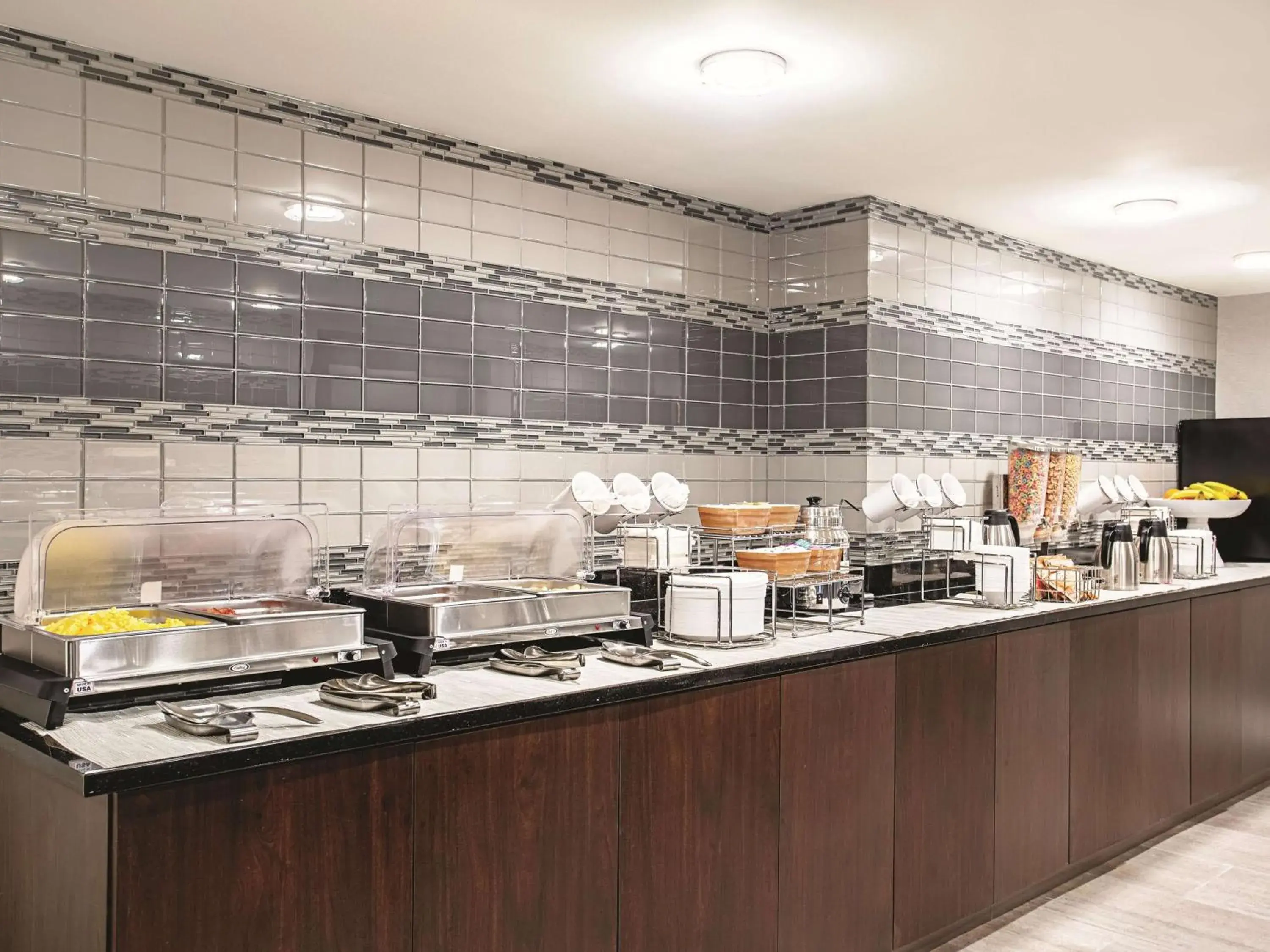 Restaurant/places to eat in La Quinta by Wyndham Baltimore N / White Marsh Restaurant/places to eat in La Quinta by Wyndham Baltimore N / White Marsh