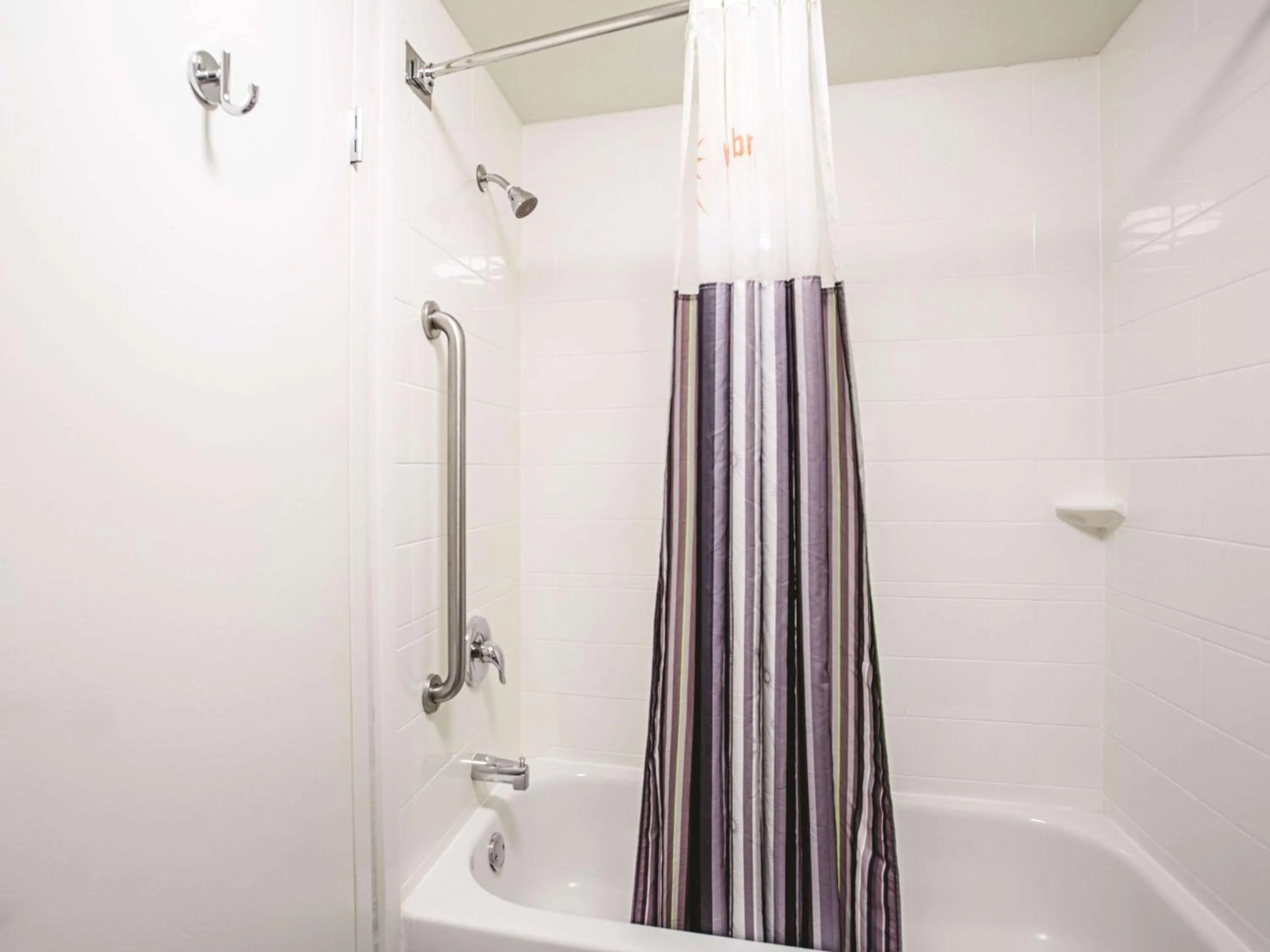 Photo of the whole room in La Quinta by Wyndham Baltimore N / White Marsh