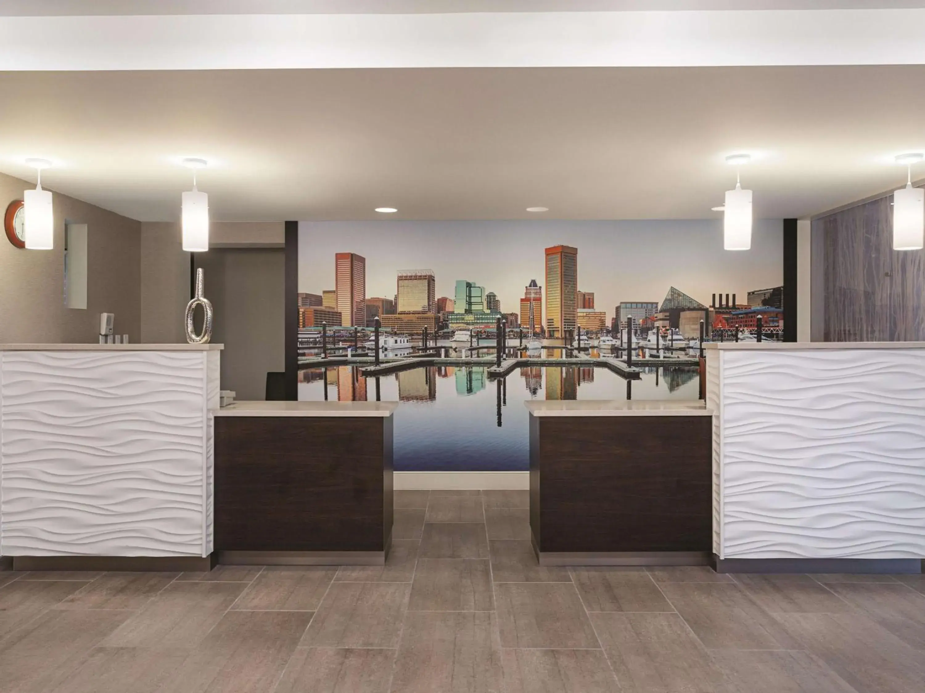 Lobby or reception in La Quinta by Wyndham Baltimore N / White Marsh Lobby or reception in La Quinta by Wyndham Baltimore N / White Marsh
