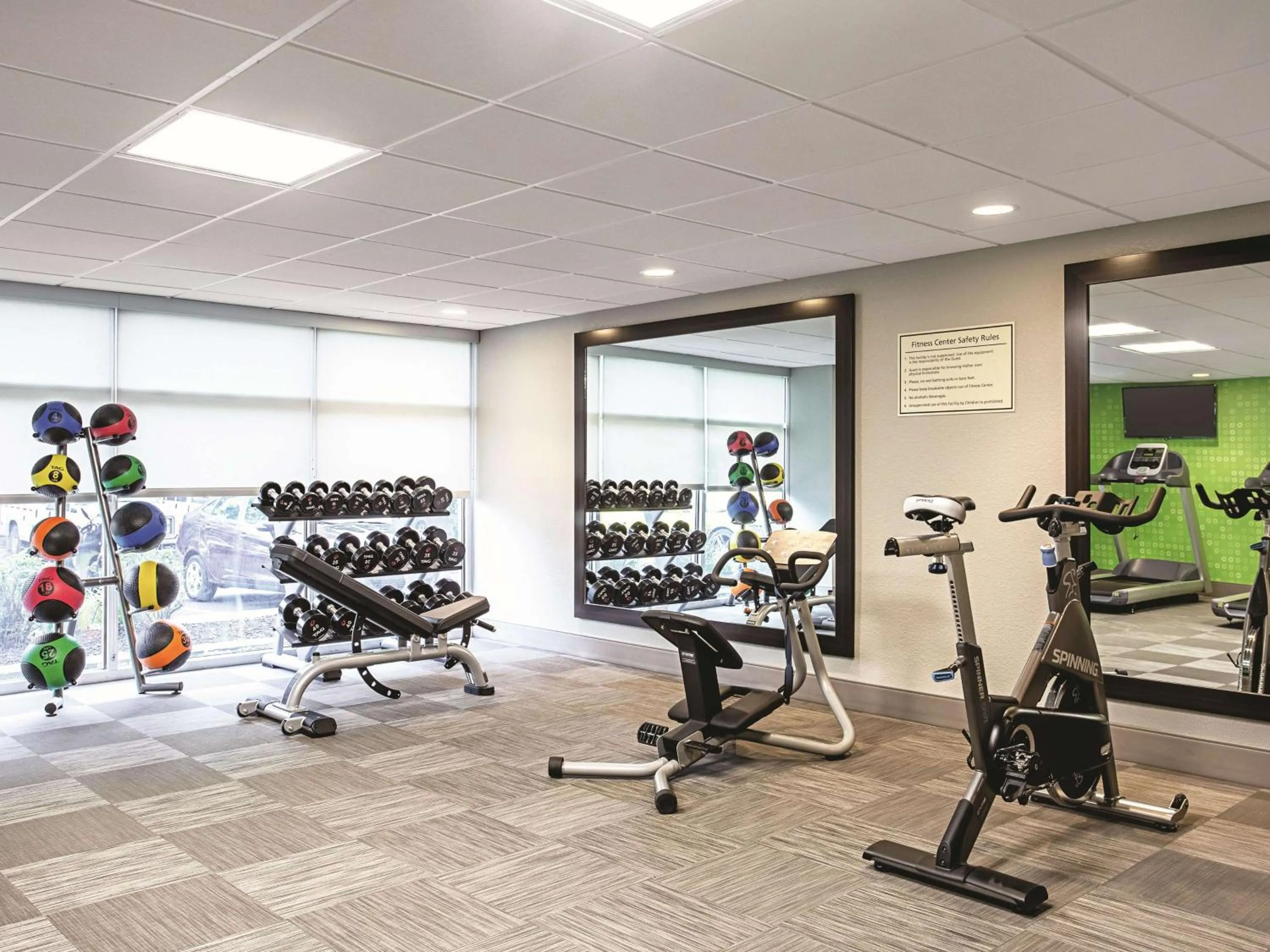 Fitness centre/facilities in La Quinta by Wyndham Baltimore N / White Marsh