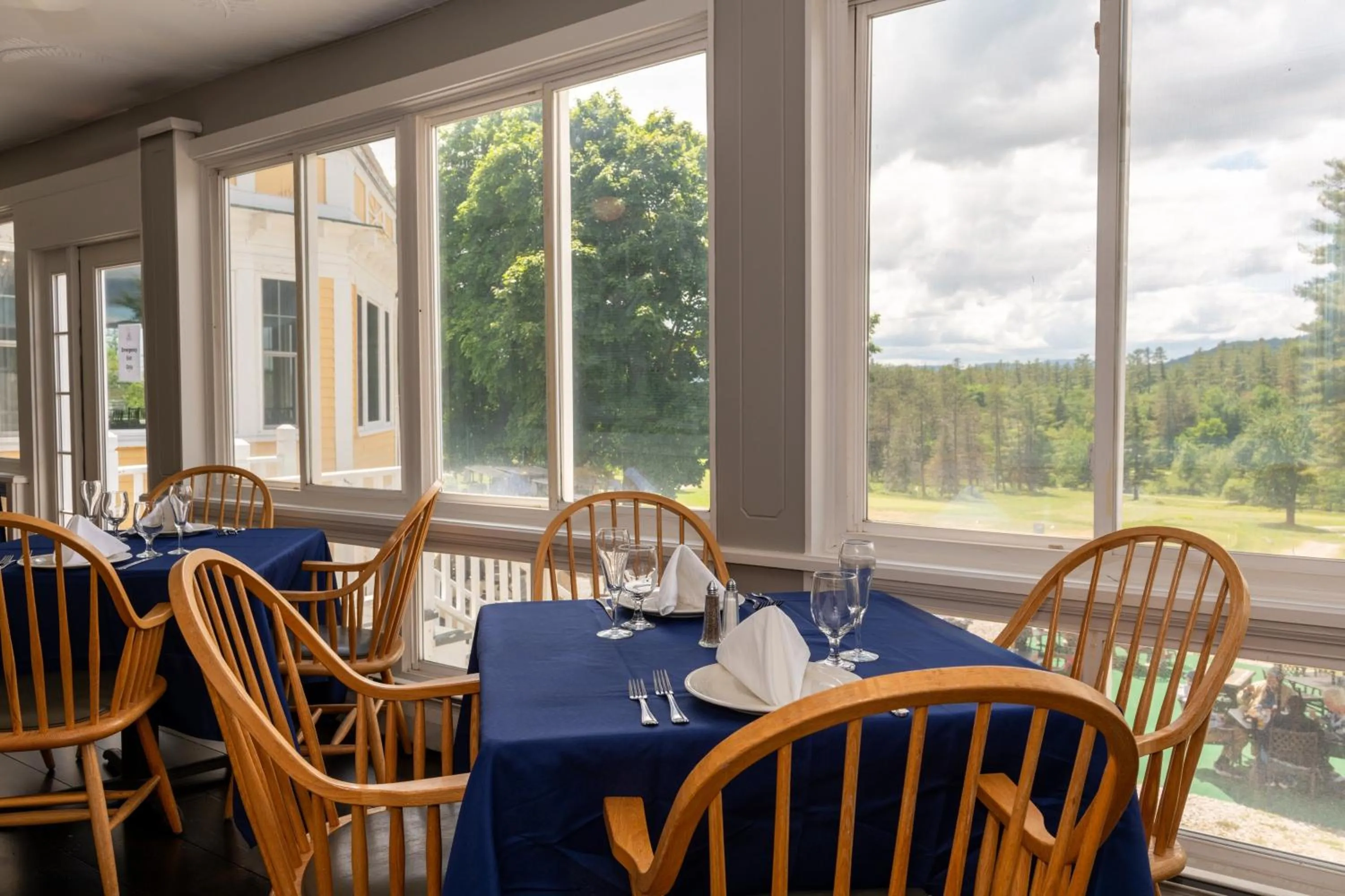 Restaurant/places to eat in The Bethel Resort & Suites