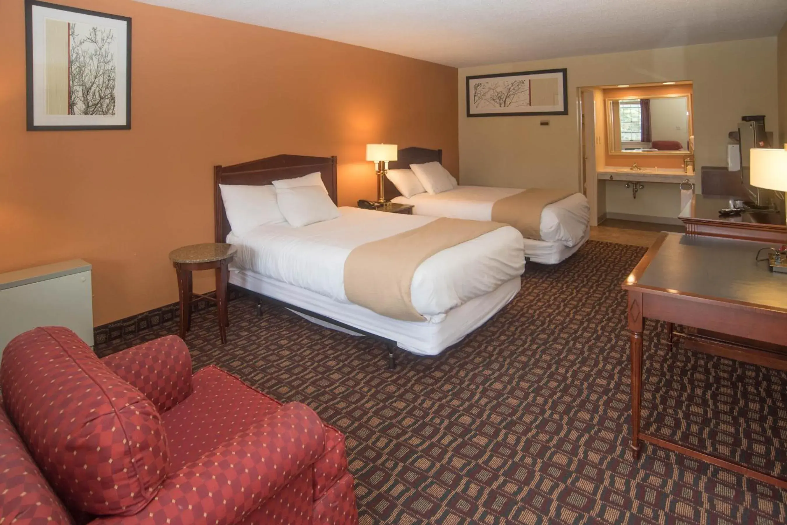 Double Room with Two Double Beds - Non-Smoking in Colonnade Inn Double Room with Two Double Beds - Non-Smoking in Colonnade Inn