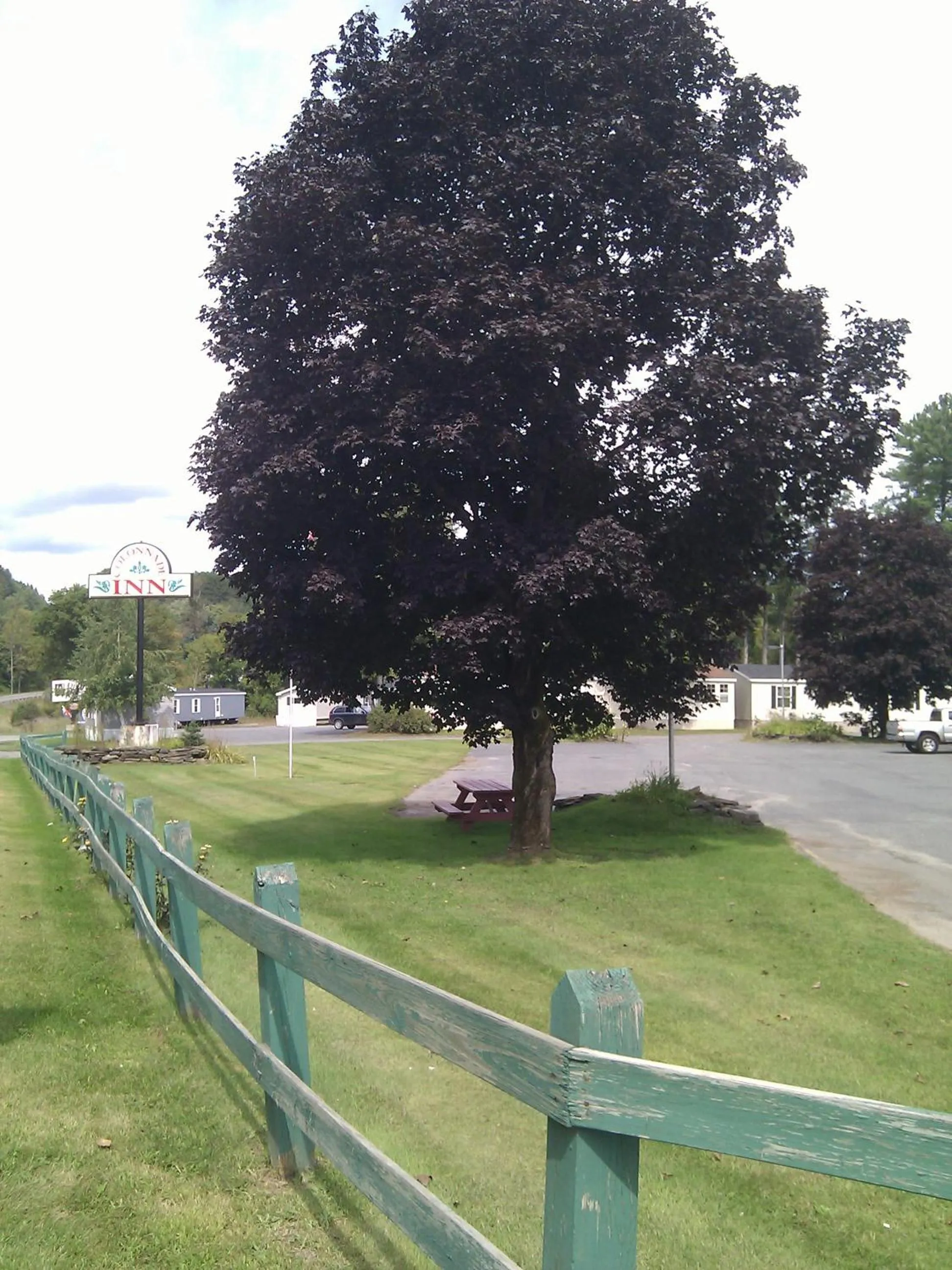Facade/entrance in Colonnade Inn