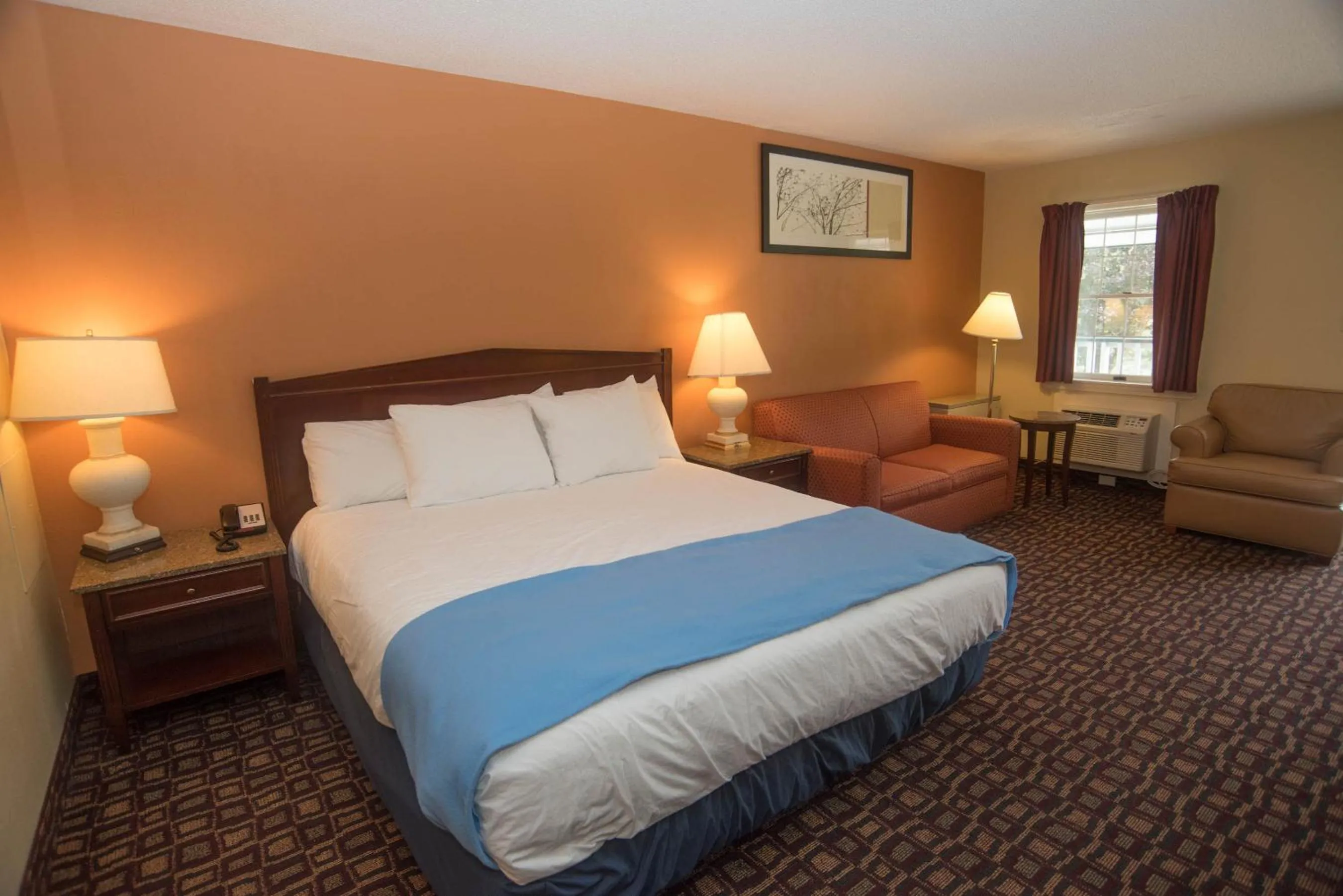 Day, Bed in Colonnade Inn