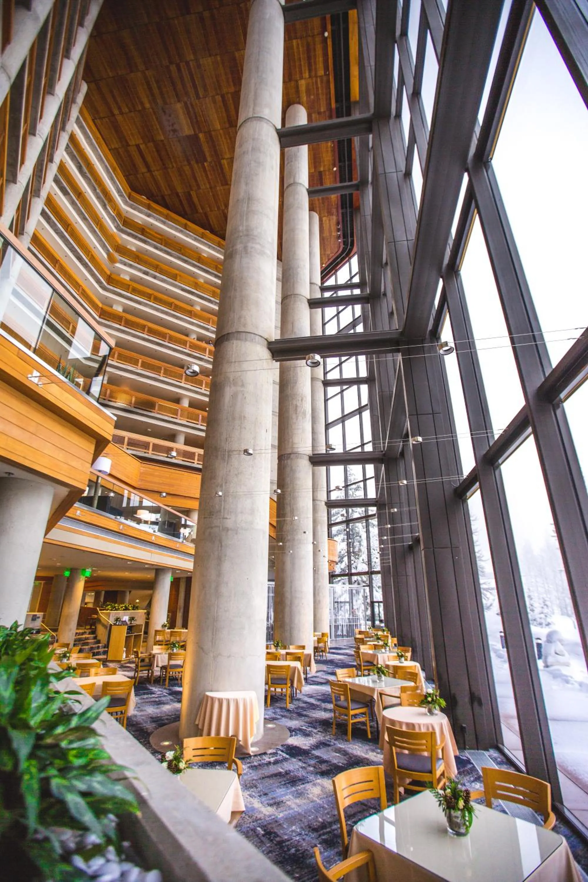 Restaurant/places to eat in Cliff Lodge and Spa