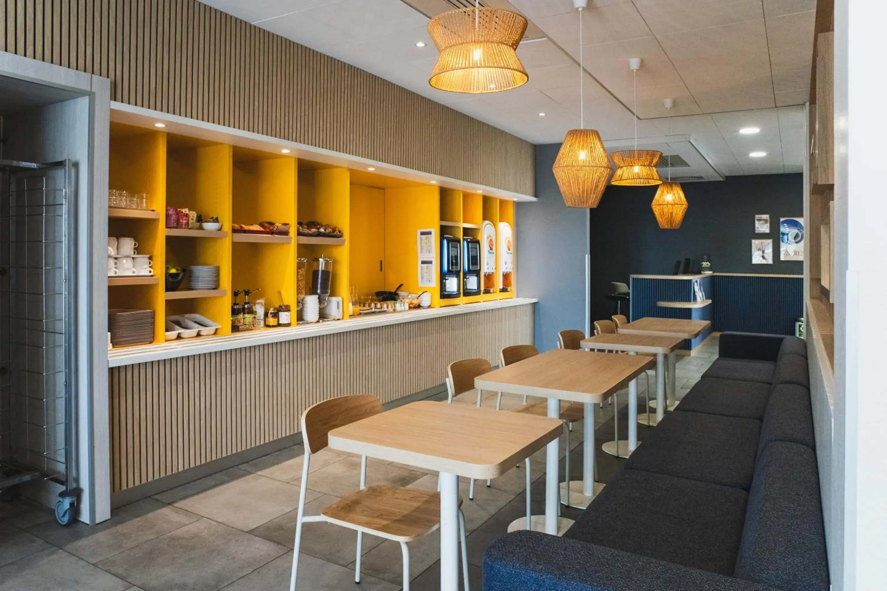 Restaurant/places to eat in Kyriad ECO - Clermont Ferrand Estaing Restaurant/places to eat in Kyriad ECO - Clermont Ferrand Estaing